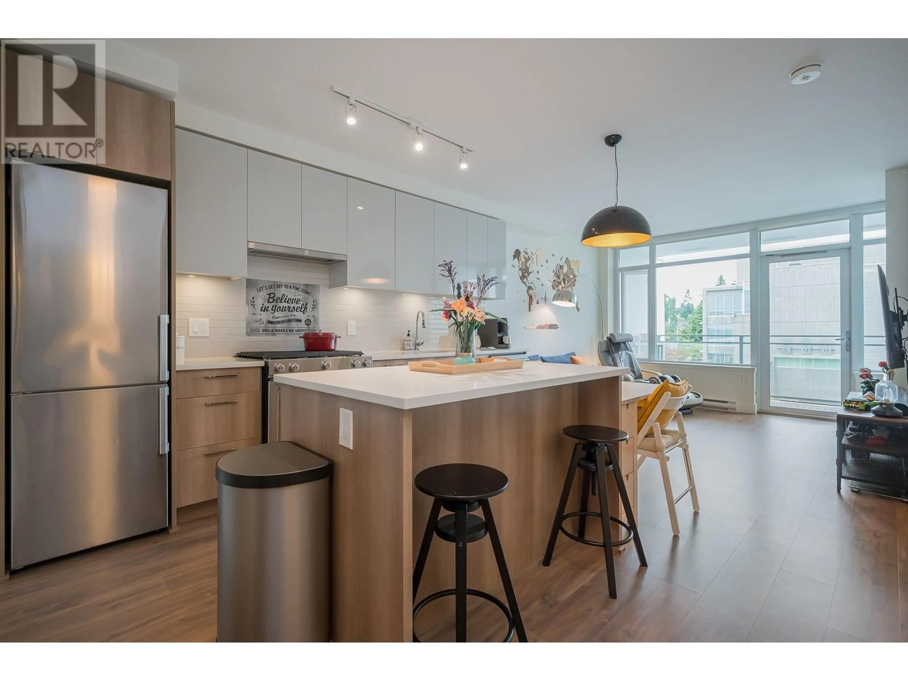 Open concept kitchen for 603 258 NELSON'S COURT, New Westminster British Columbia V3L0J9