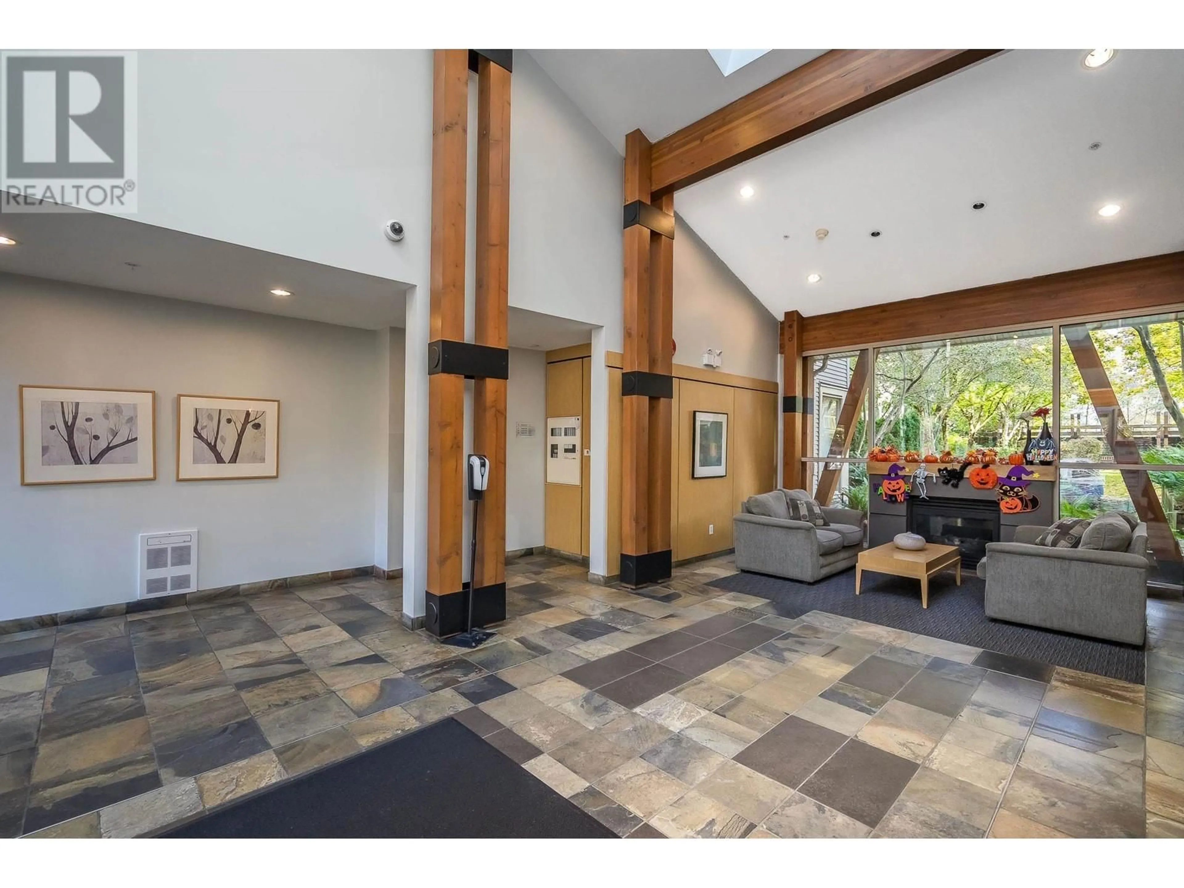 Indoor lobby for 312 801 KLAHANIE DRIVE, Port Moody British Columbia V3H5K4