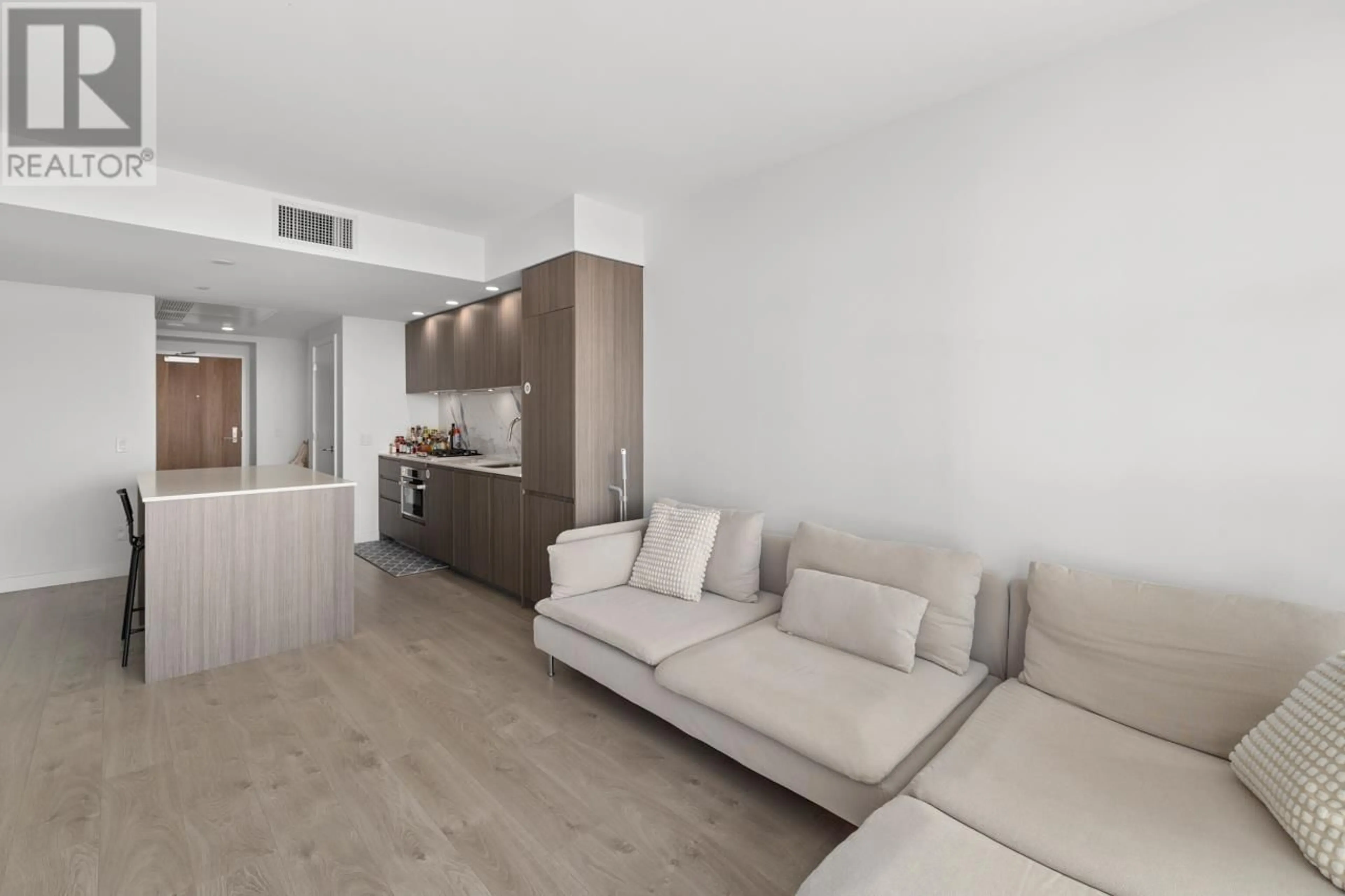 Living room with furniture, unknown for 1106 - 6463 SILVER AVENUE, Burnaby British Columbia V5H0K4