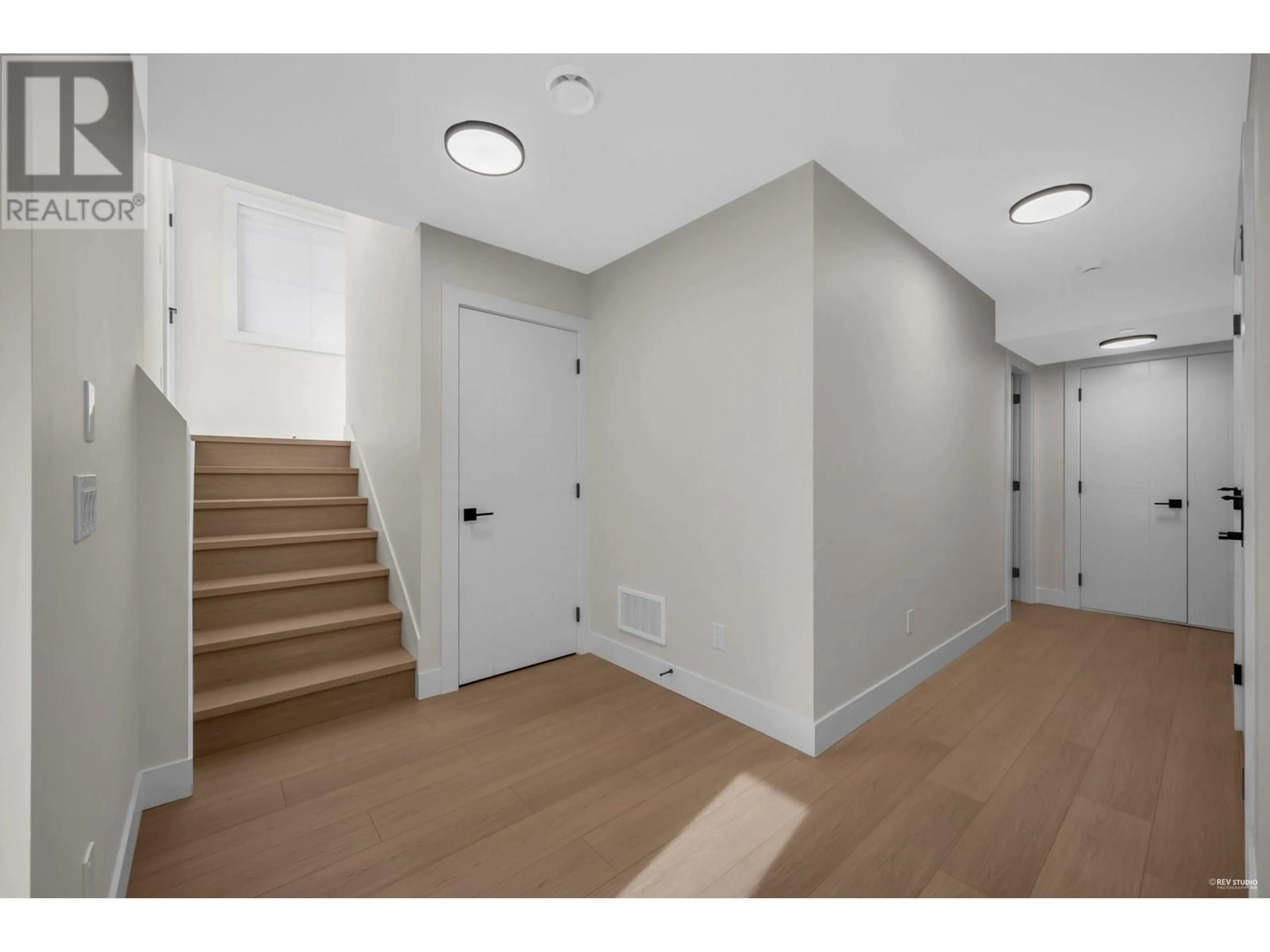 Indoor entryway, wood floors for 4 11384 207TH STREET, Maple Ridge British Columbia V2X1W6