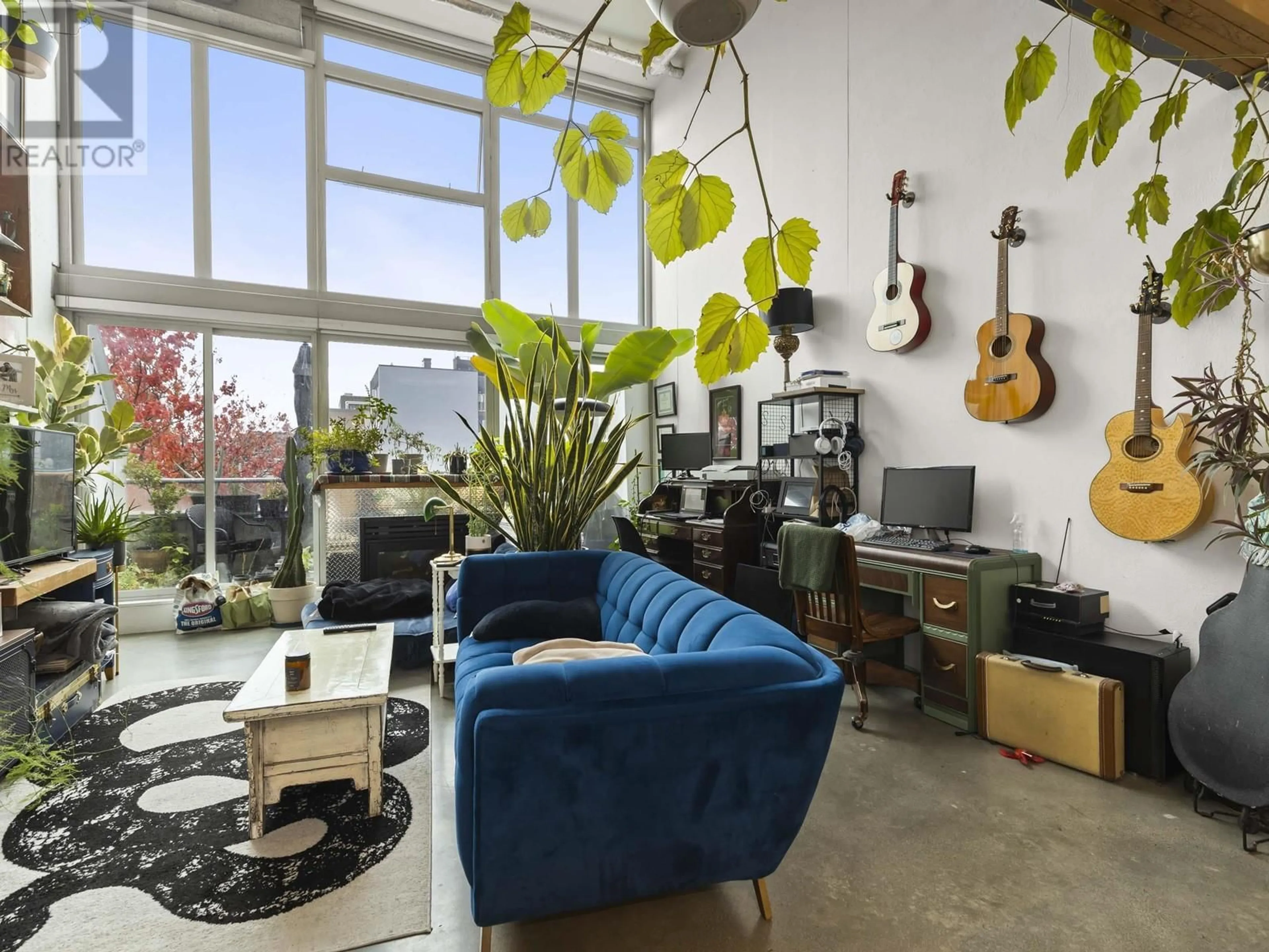 Living room, cement floor for 409 289 ALEXANDER STREET, Vancouver British Columbia V6A4H6