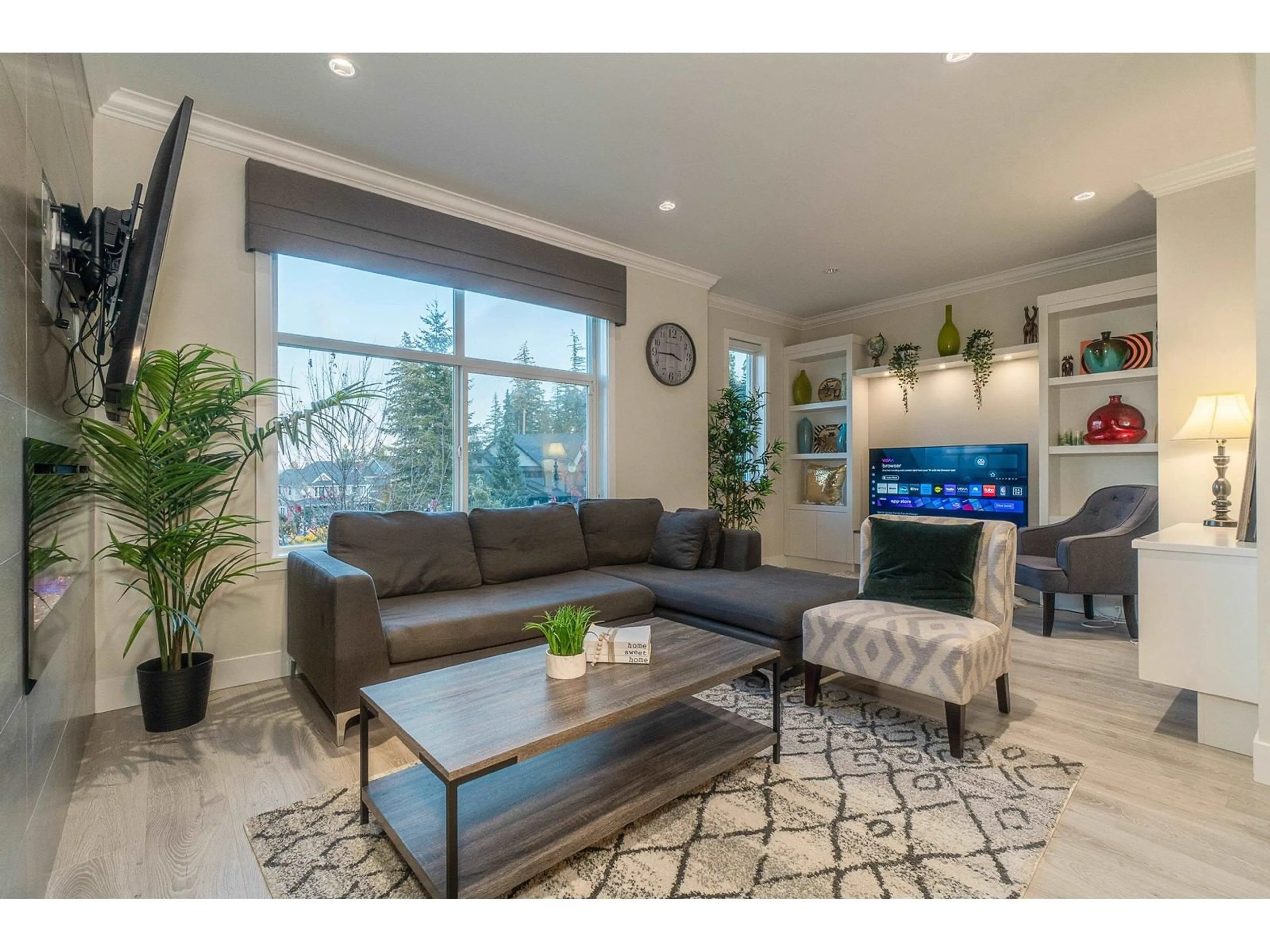 Living room, wood floors for 2 15633 MOUNTAIN VIEW DRIVE, Surrey British Columbia V3Z0W8