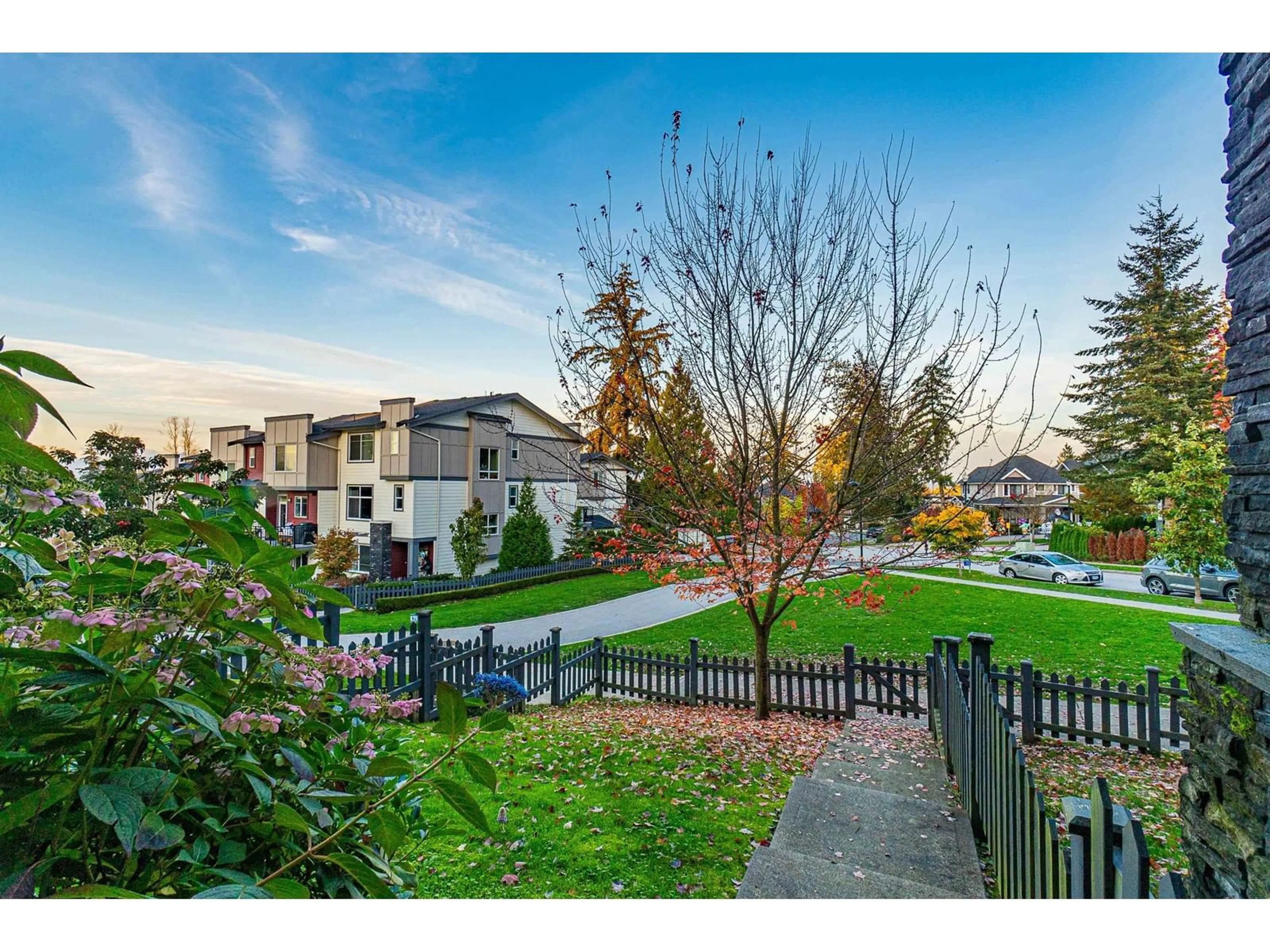 A pic from exterior of the house or condo, the fenced backyard for 2 15633 MOUNTAIN VIEW DRIVE, Surrey British Columbia V3Z0W8