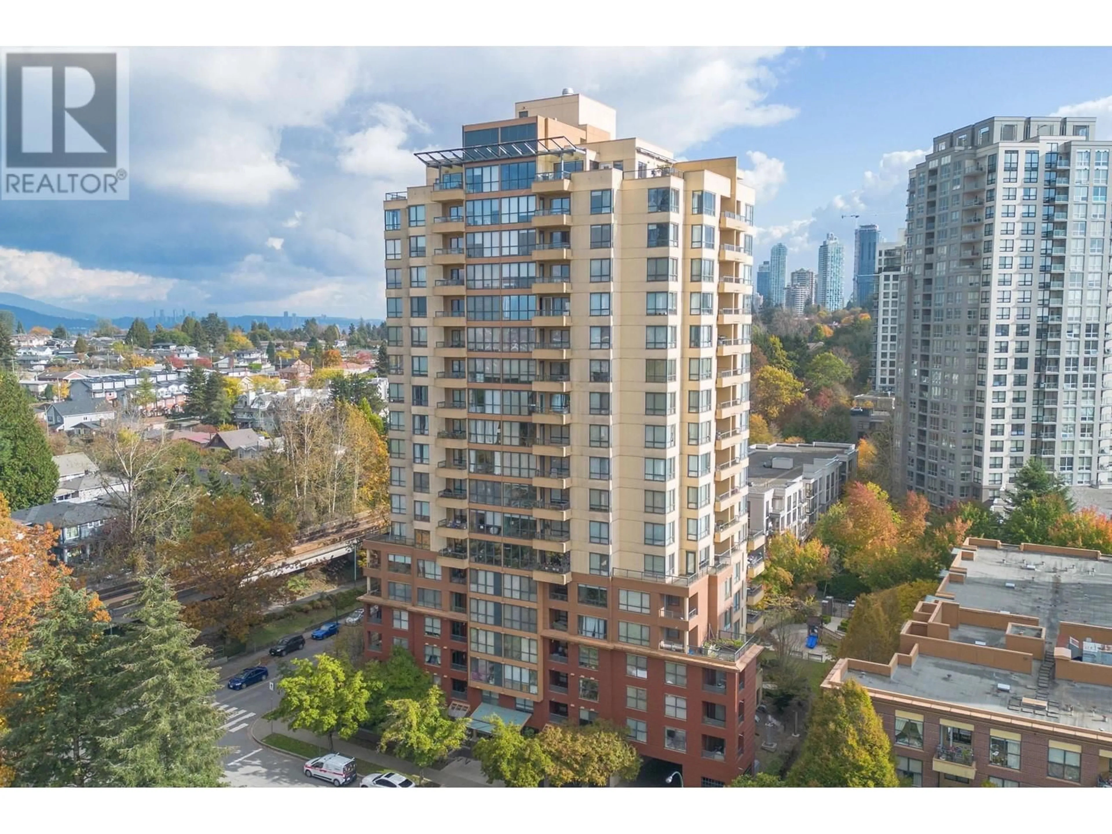 A pic from exterior of the house or condo, the view of city buildings for 1205 5288 MELBOURNE STREET, Vancouver British Columbia V5R6E6