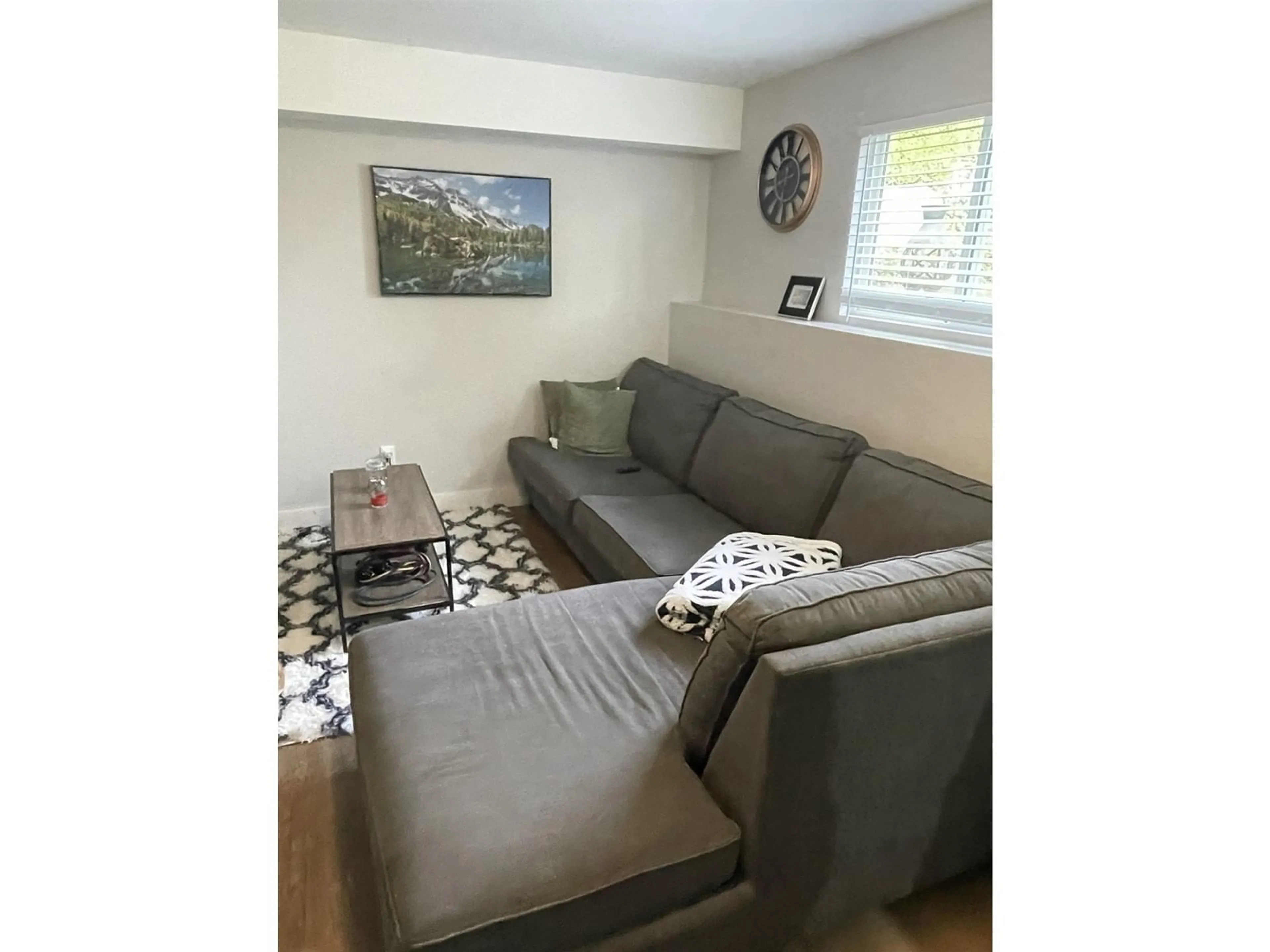 Living room for 8250 HERAR LANE, Mission British Columbia V2V7G1