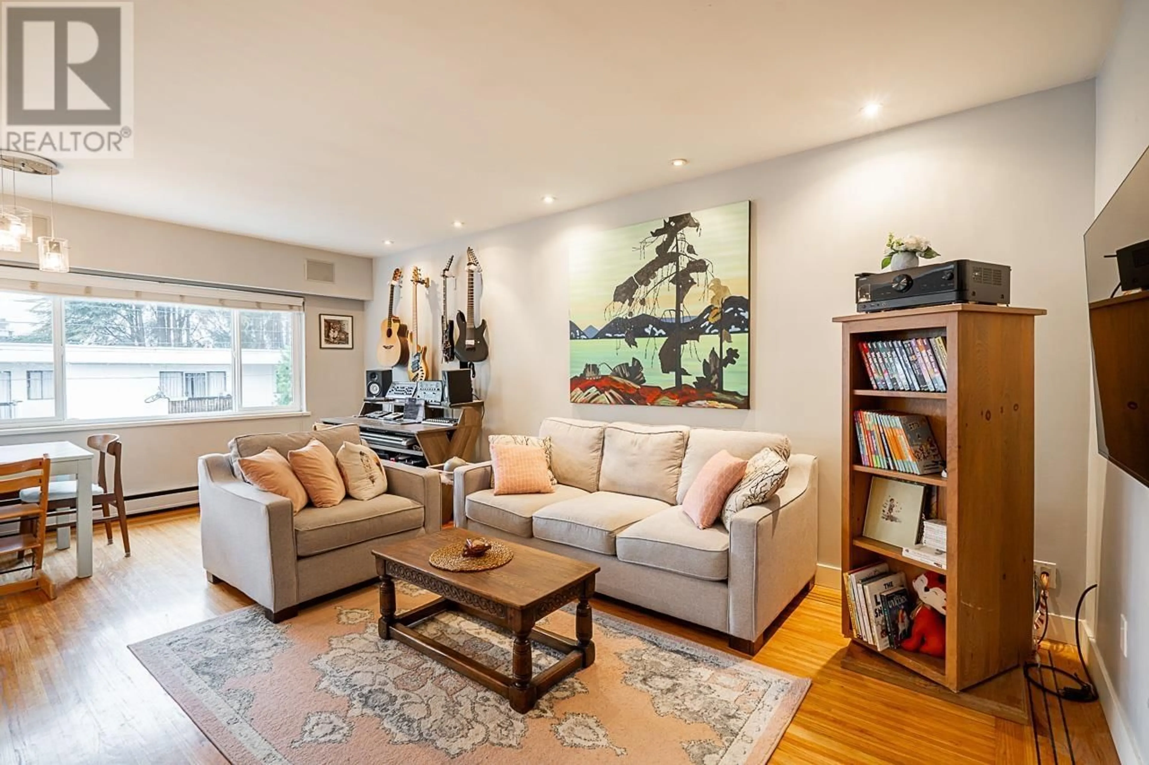 Living room, wood floors for 203 1075 W 13 AVENUE, Vancouver British Columbia V6H1N1