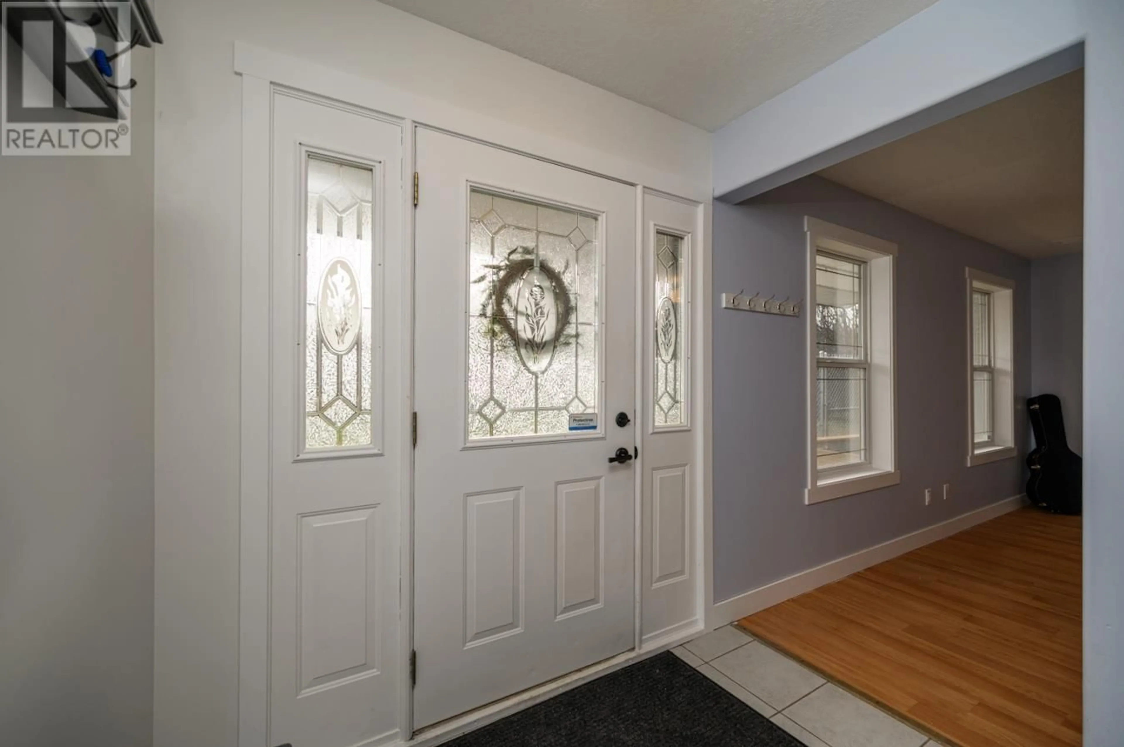 Indoor entryway, wood floors for 3840 KNOEDLER ROAD, Prince George British Columbia V2K5W9