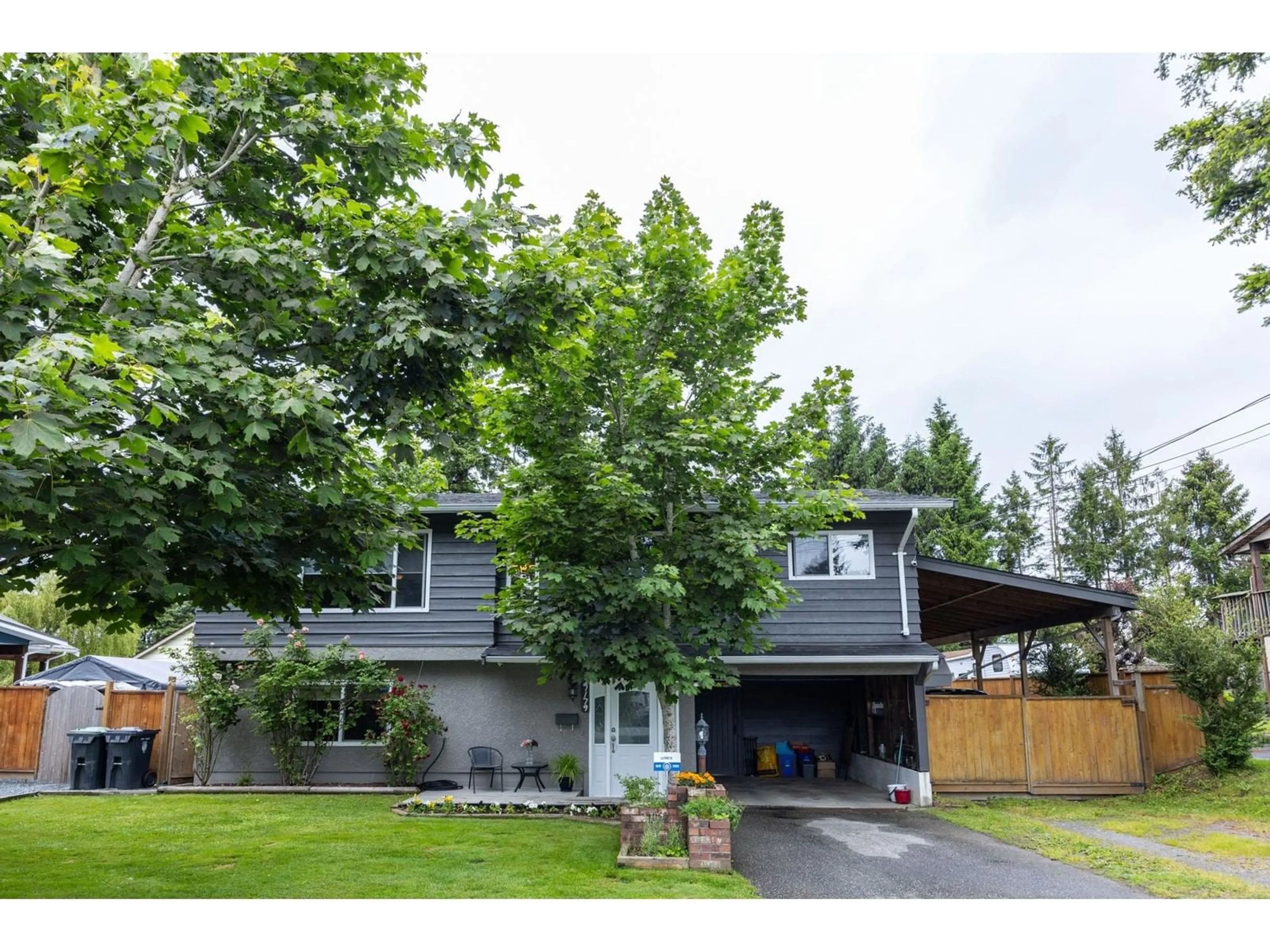 Home with vinyl exterior material, street for 27179 28A, Langley British Columbia V4W3A4