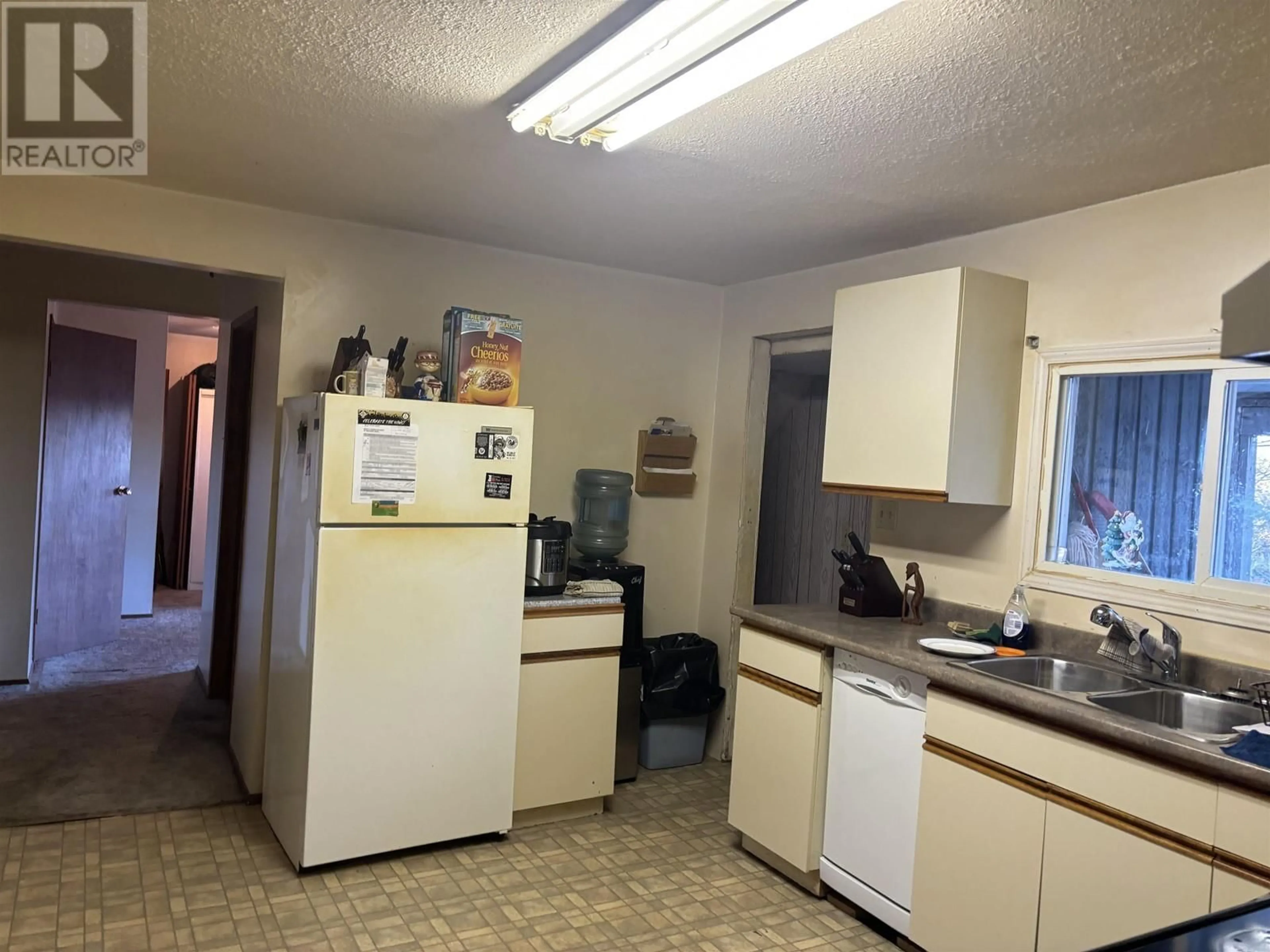 Standard kitchen, unknown for 406 RICHARD STREET, Williams Lake British Columbia V2G3L7