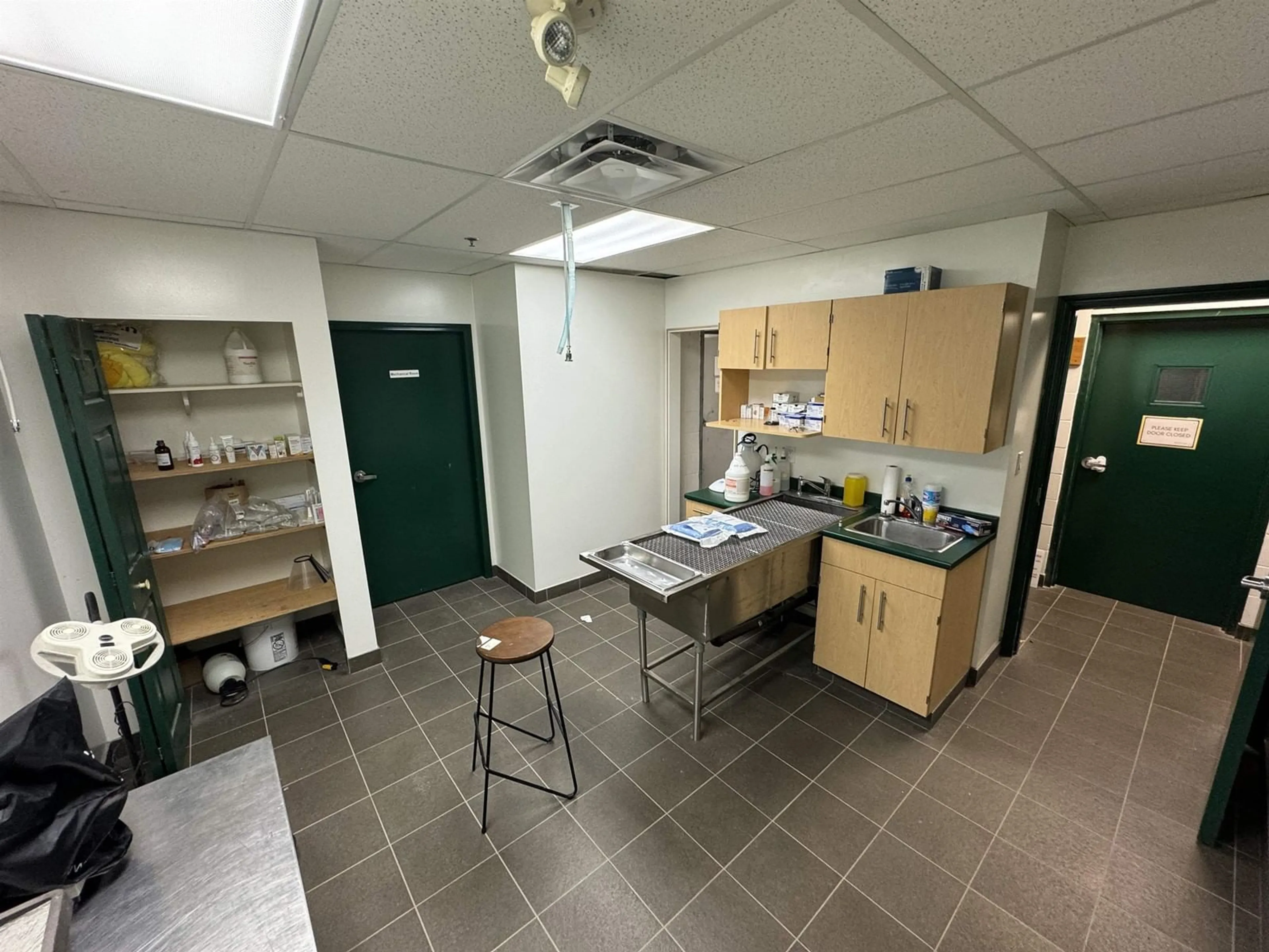 Standard kitchen, unknown floor for 22970 NO 10 HIGHWAY, Langley British Columbia V2Y2J7