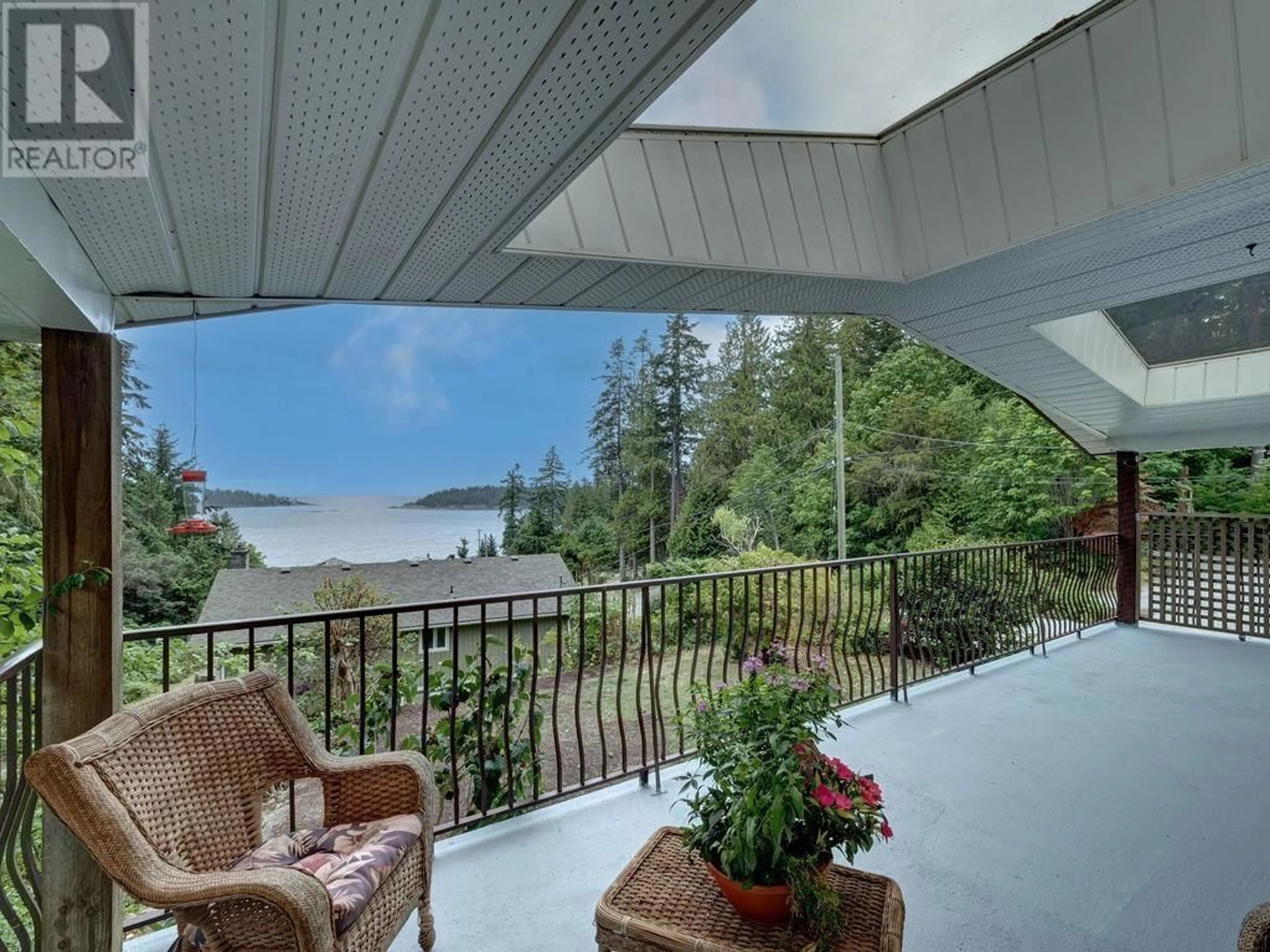 Patio, cottage for 5446 WAKEFIELD ROAD, Sechelt British Columbia V7Z0T1