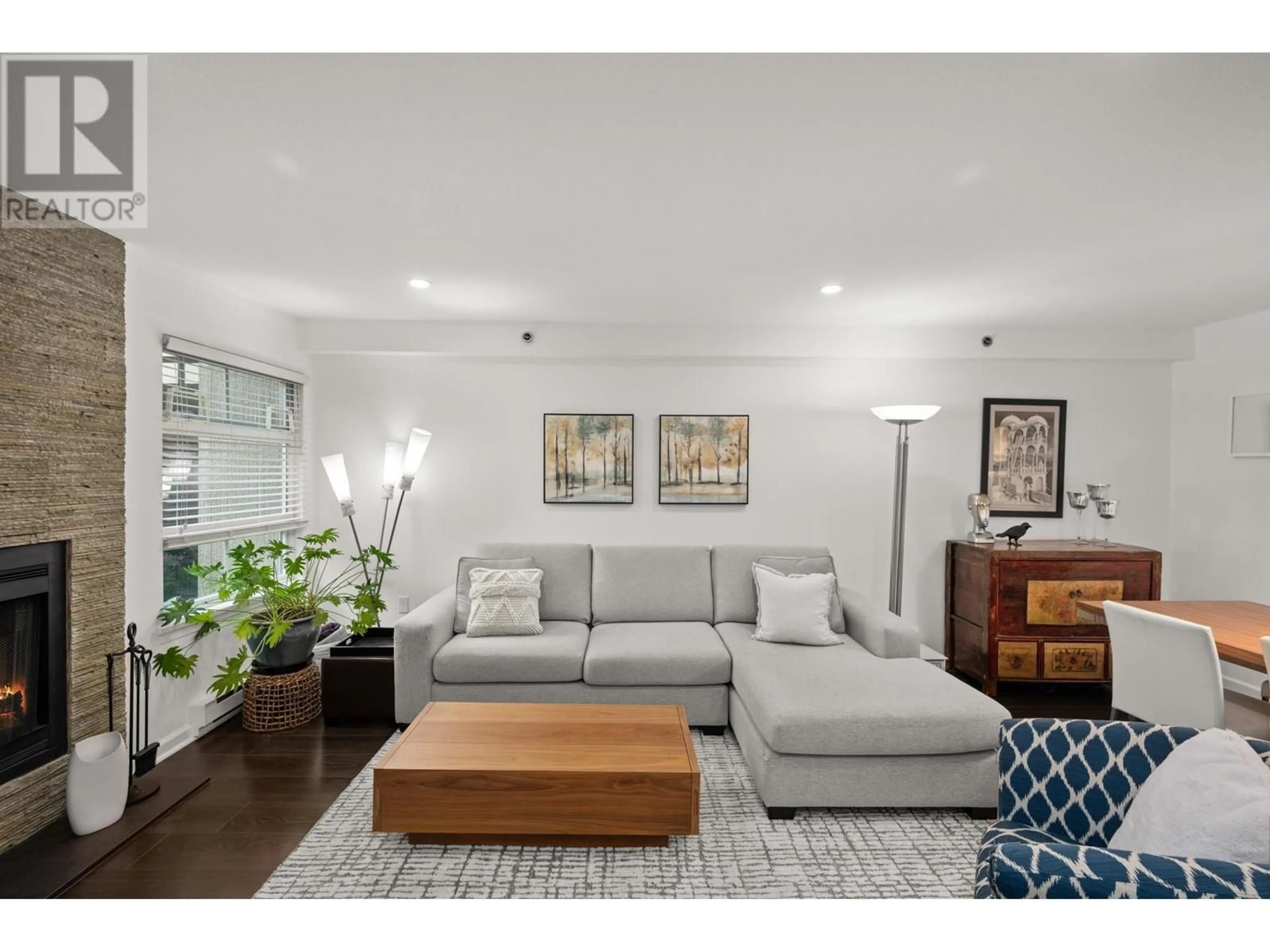 Living room, wood floors for 17 1350 W 6TH AVENUE, Vancouver British Columbia V6H1A7