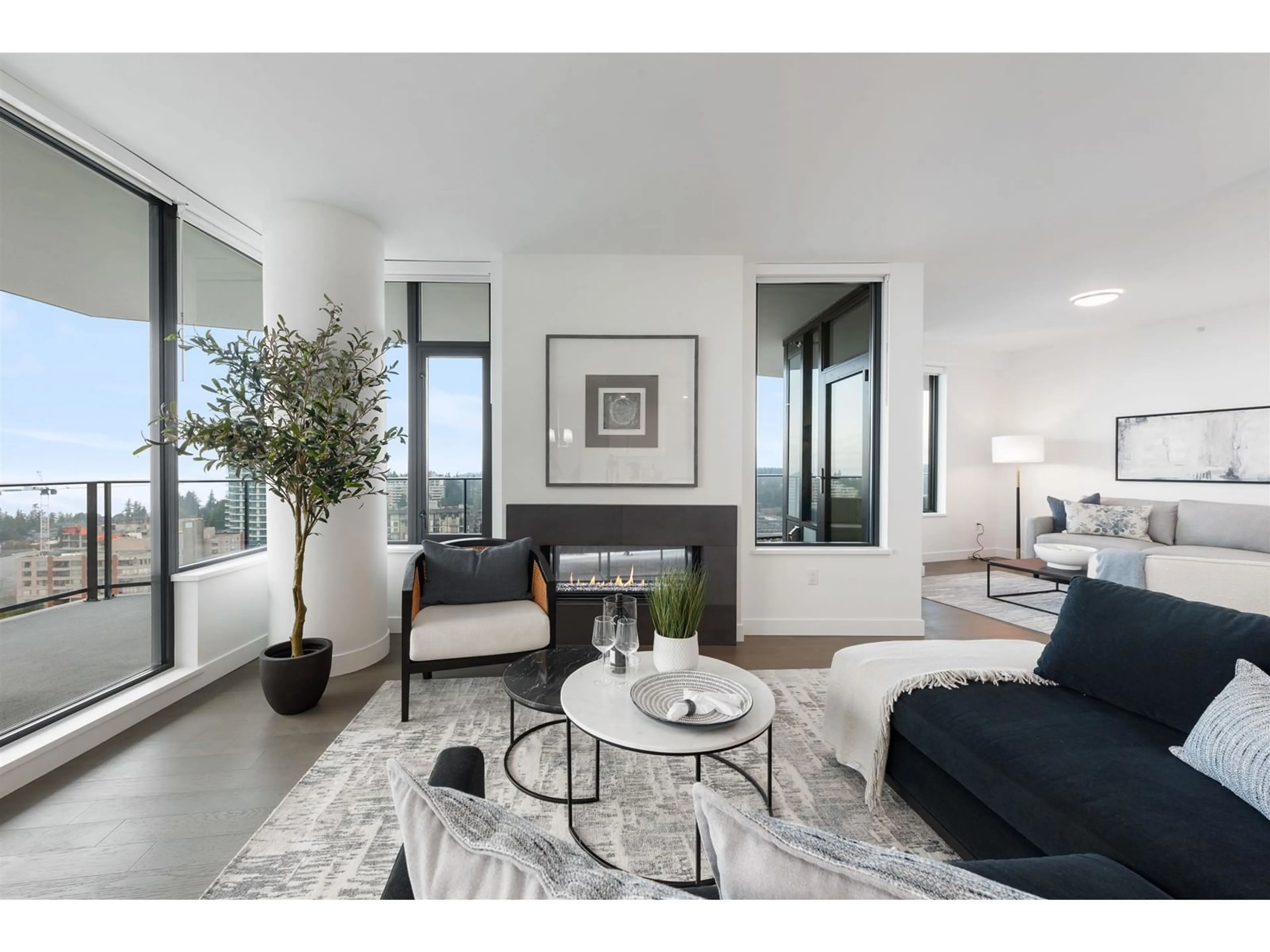 Living room, wood floors for 1505 1588 JOHNSTON ROAD, White Rock British Columbia V4B0C5