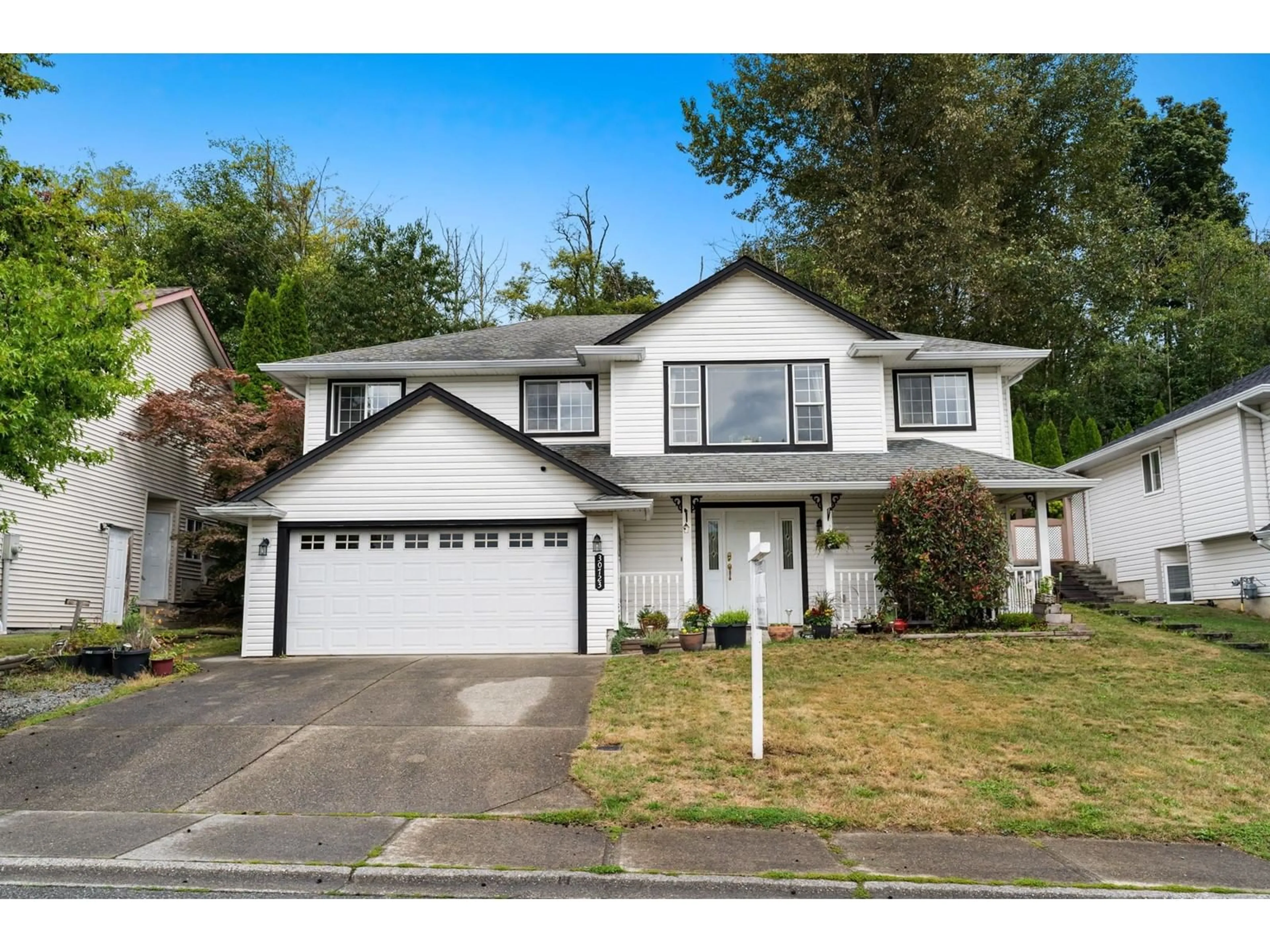 Frontside or backside of a home, the street view for 30723 STELLAR COURT, Abbotsford British Columbia V2T6R5