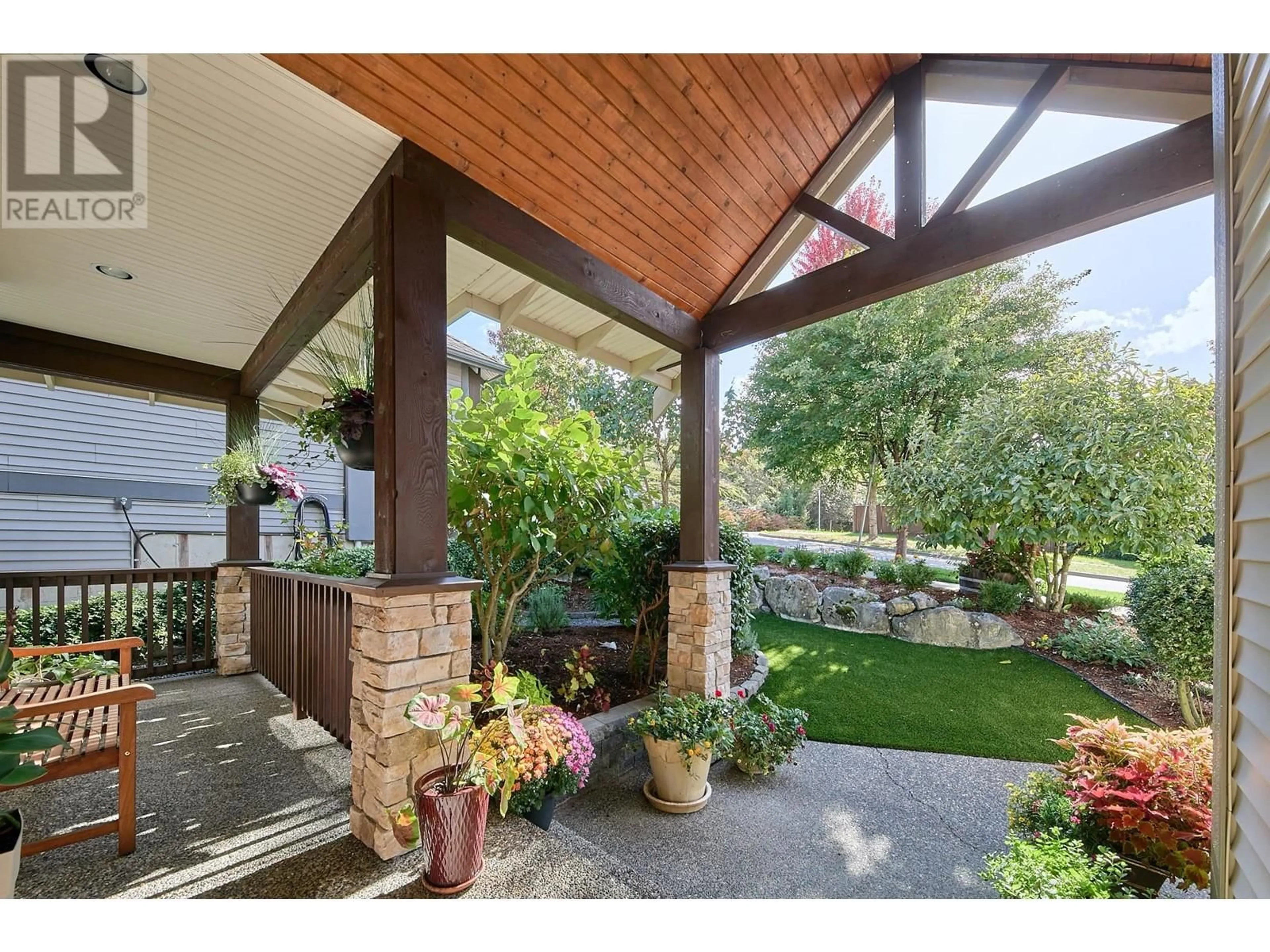 Indoor entryway, cement floor for 22853 FOREMAN DRIVE, Maple Ridge British Columbia V4R0B2