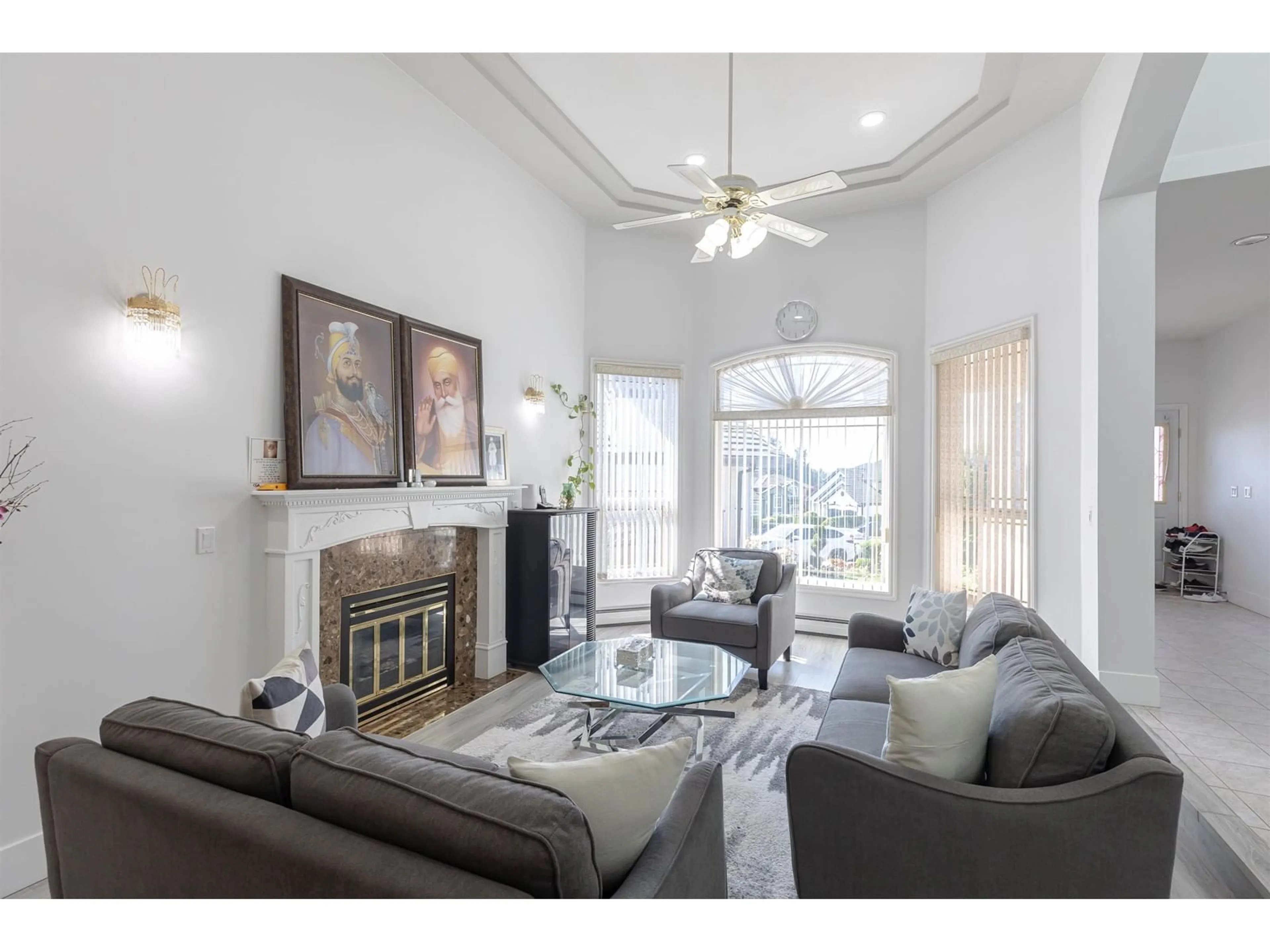 Living room, wood floors for 8298 151A STREET, Surrey British Columbia V3S8R1