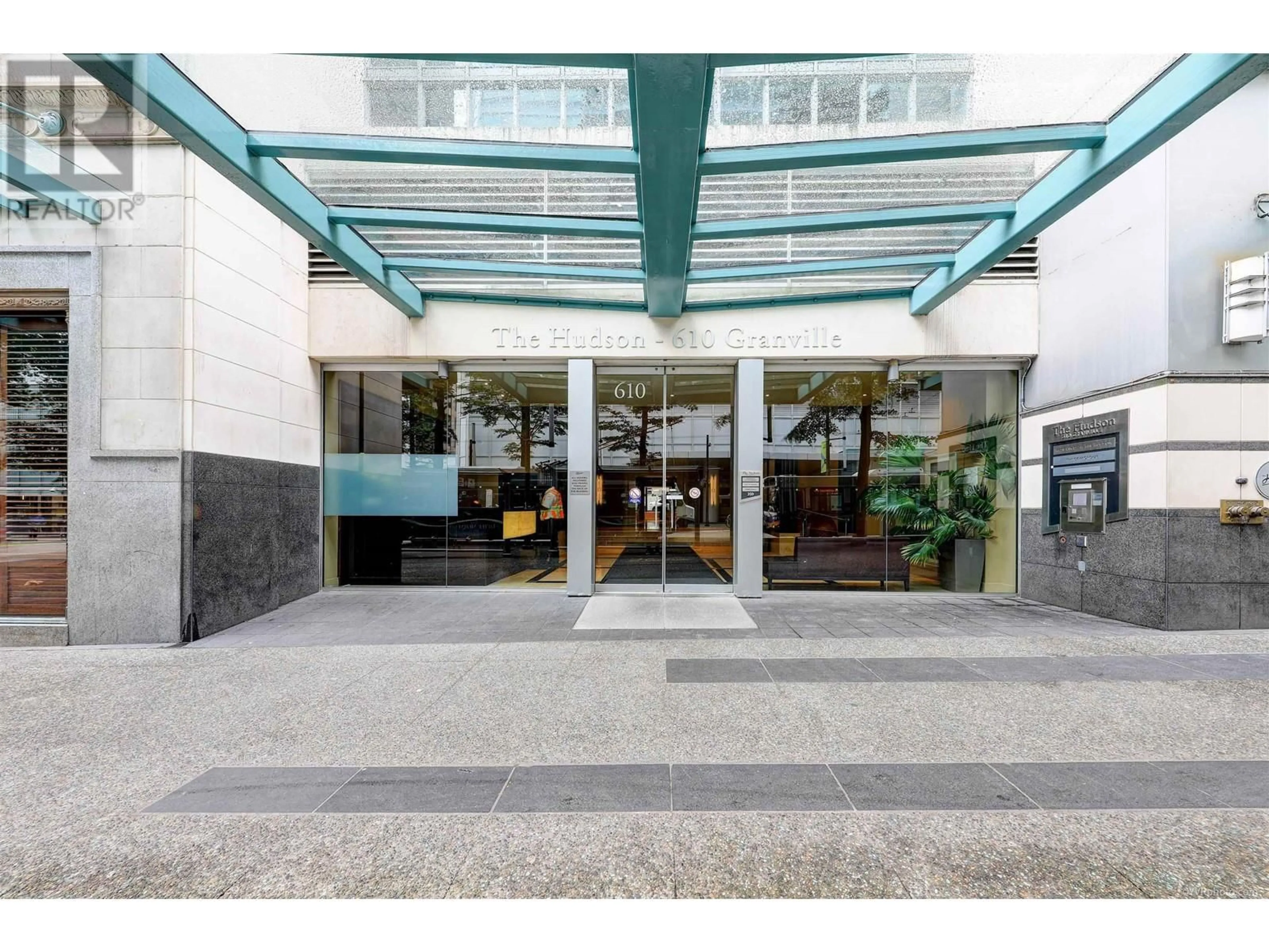 Indoor lobby, ceramic floors for 2611 610 GRANVILLE STREET, Vancouver British Columbia V6C3T3