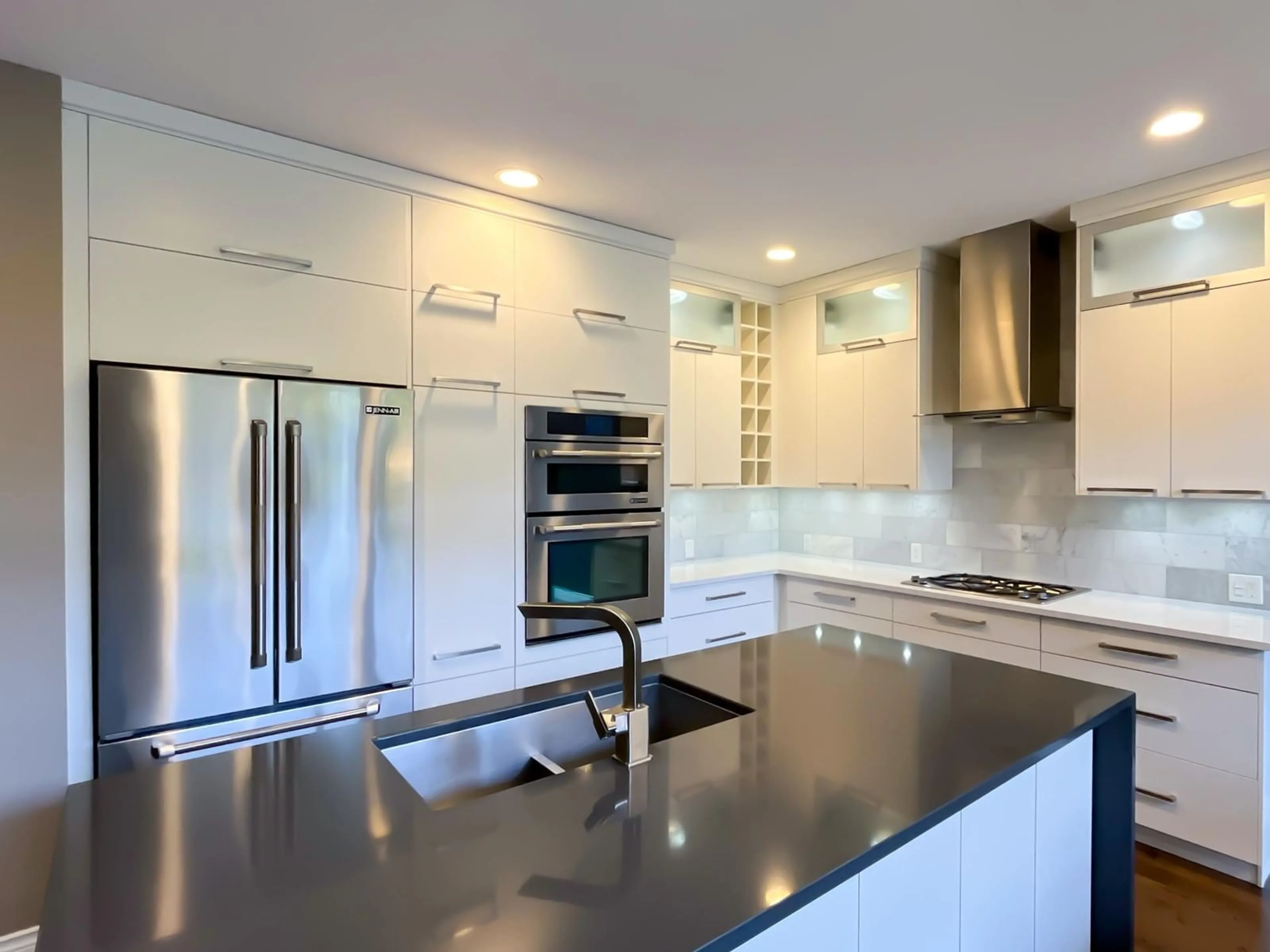 Contemporary kitchen, wood floors for 14 3355 MORGAN CREEK WAY, Surrey British Columbia V3Z0J9