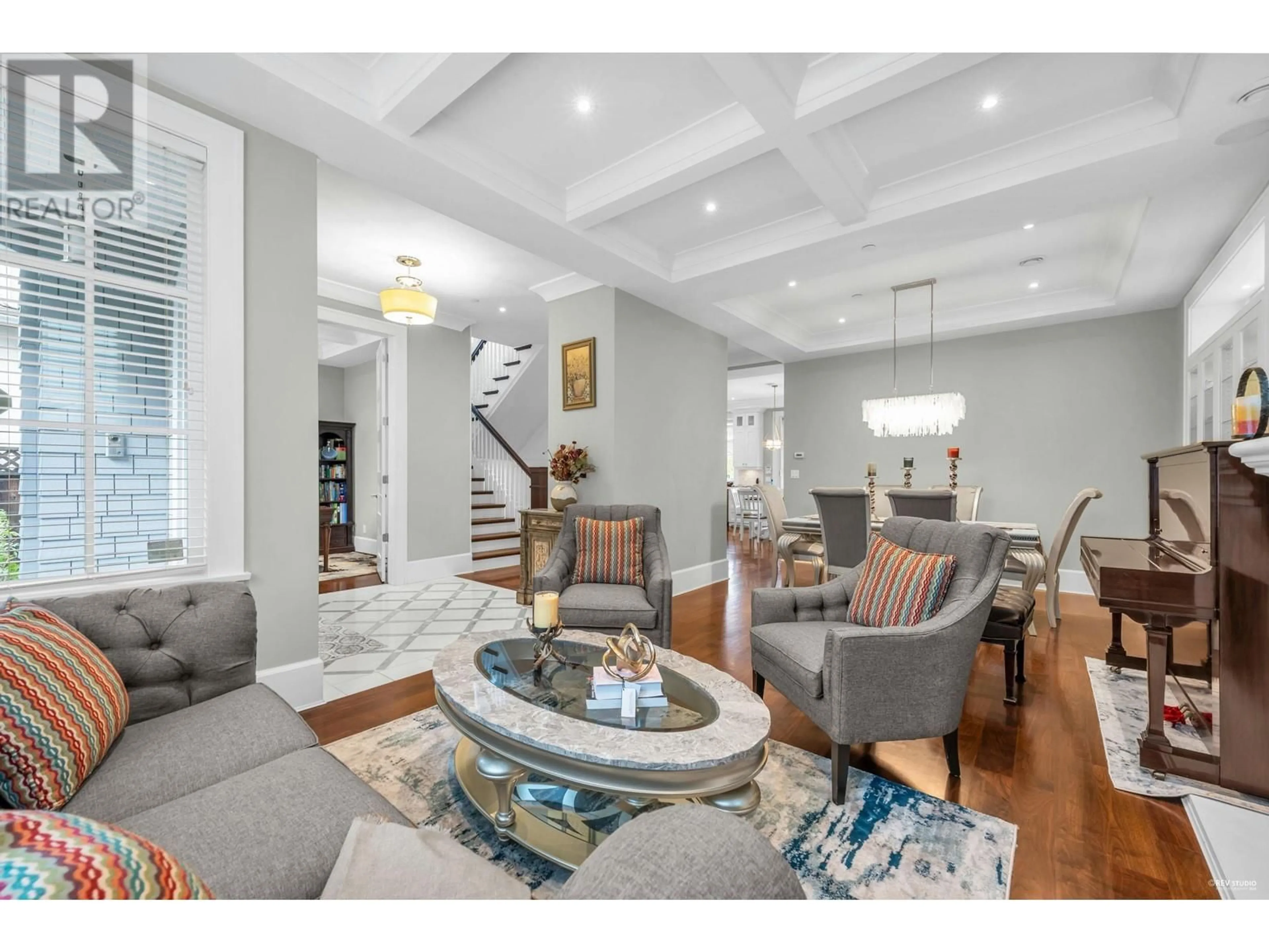 Living room, wood floors for 2721 W 24TH AVENUE, Vancouver British Columbia V6L1R2