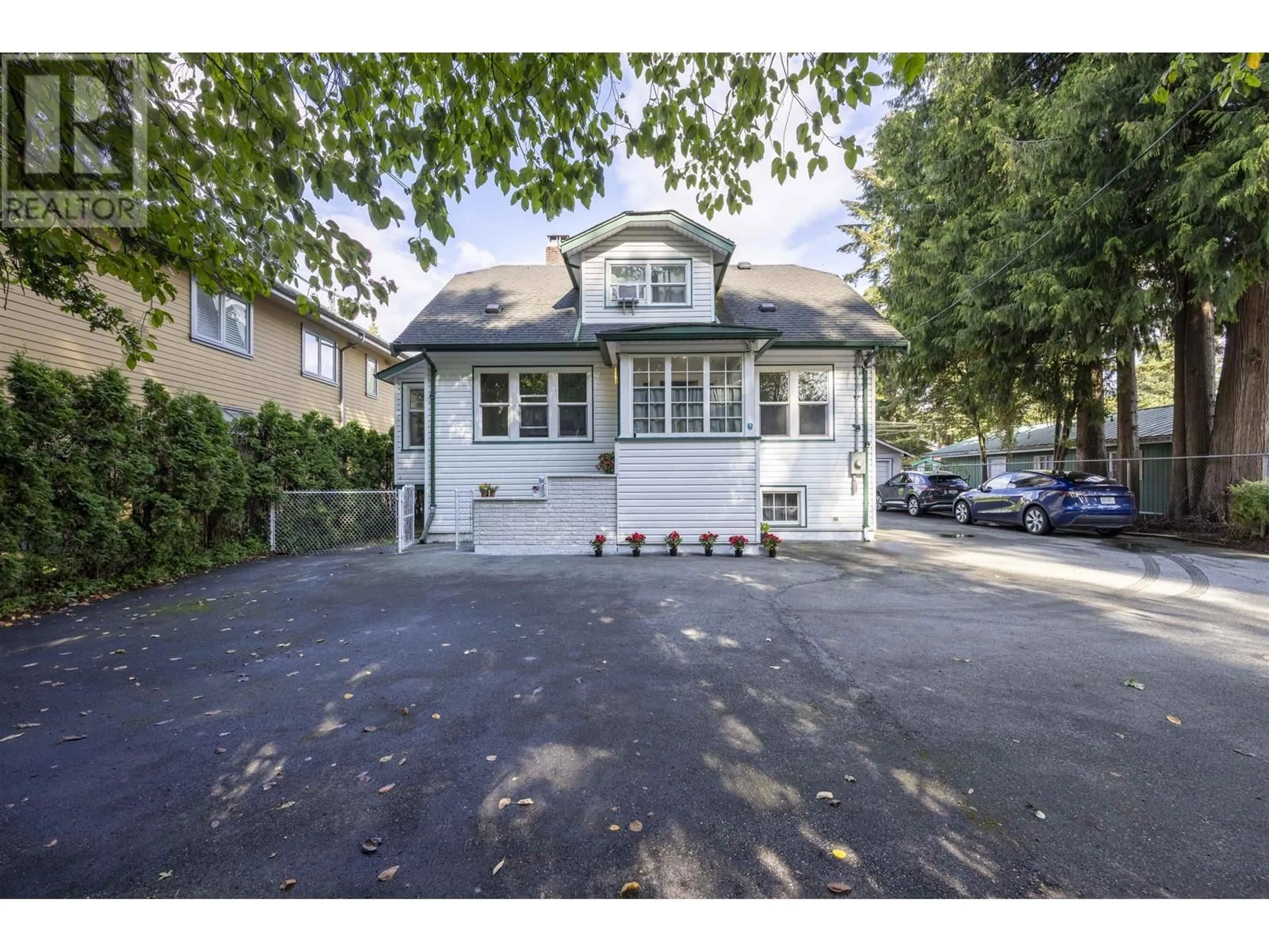 Frontside or backside of a home, the street view for 826 WESTWOOD STREET, Coquitlam British Columbia V3C3L2