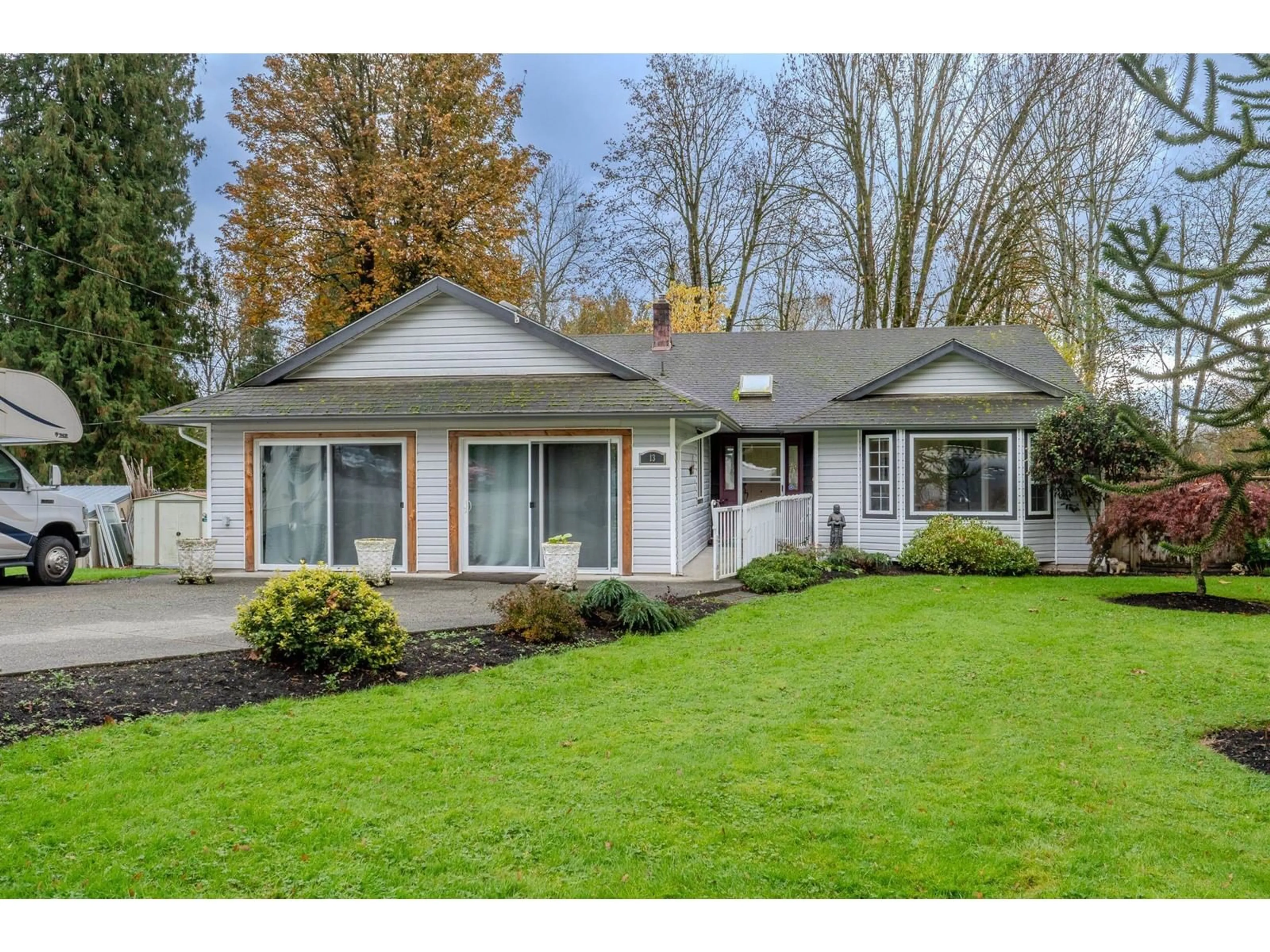 Frontside or backside of a home, cottage for 13 29605 MCTAVISH ROAD, Abbotsford British Columbia V4X2G2