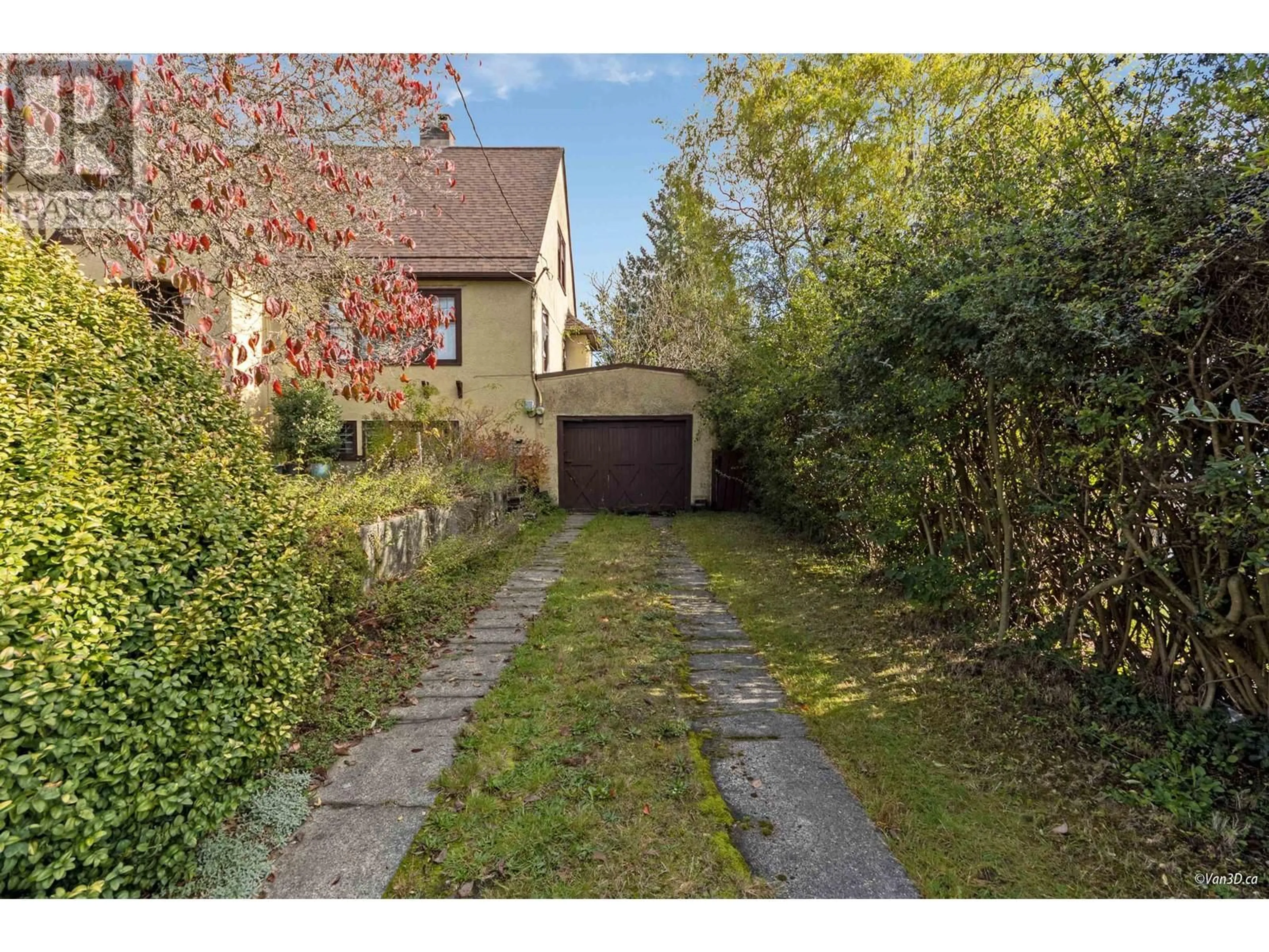 Frontside or backside of a home, the street view for 7250 SUSSEX AVENUE, Burnaby British Columbia V5J3V5