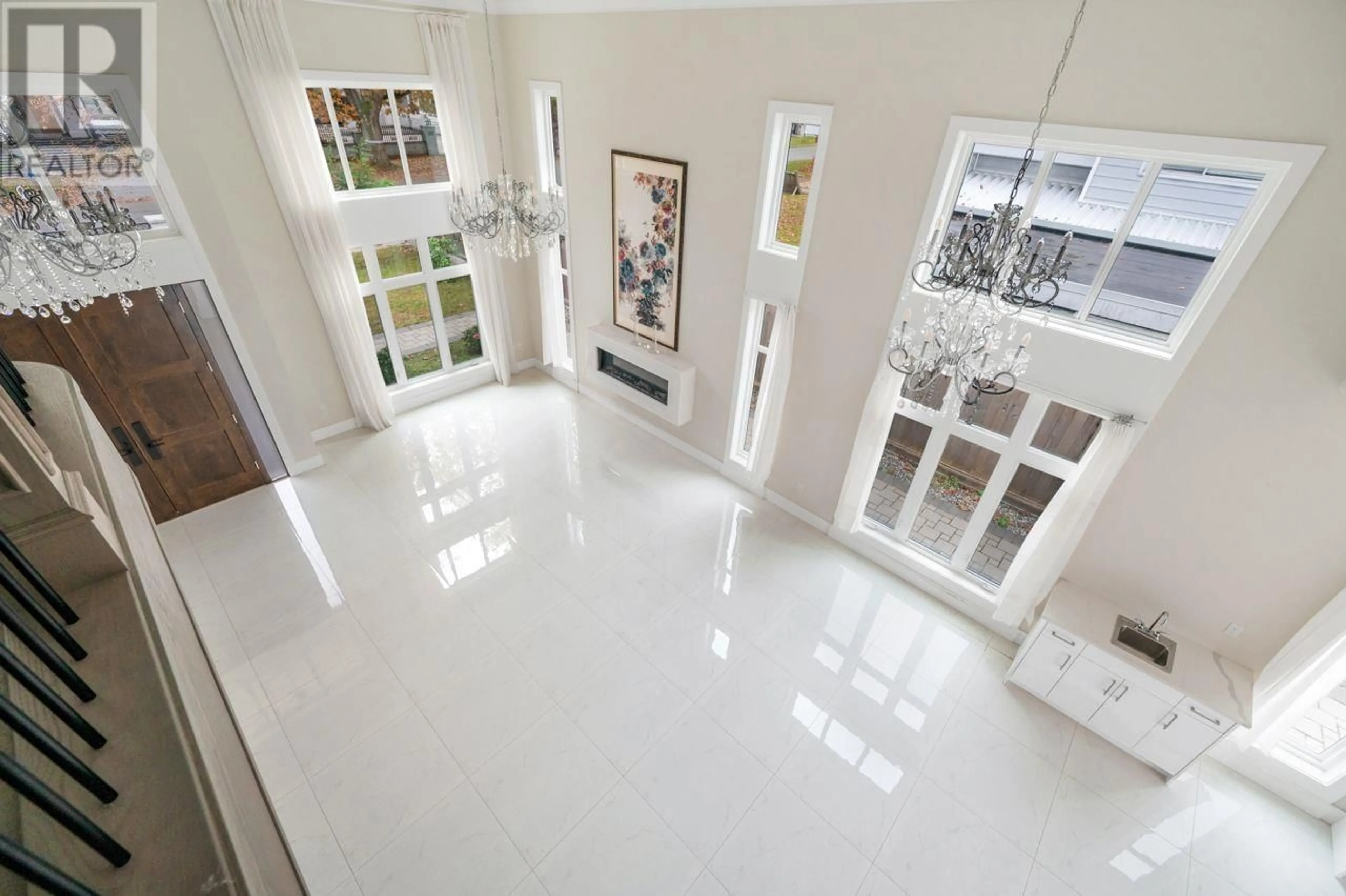 Indoor foyer, ceramic floors for 3411 JESMOND AVENUE, Richmond British Columbia V7E1C2