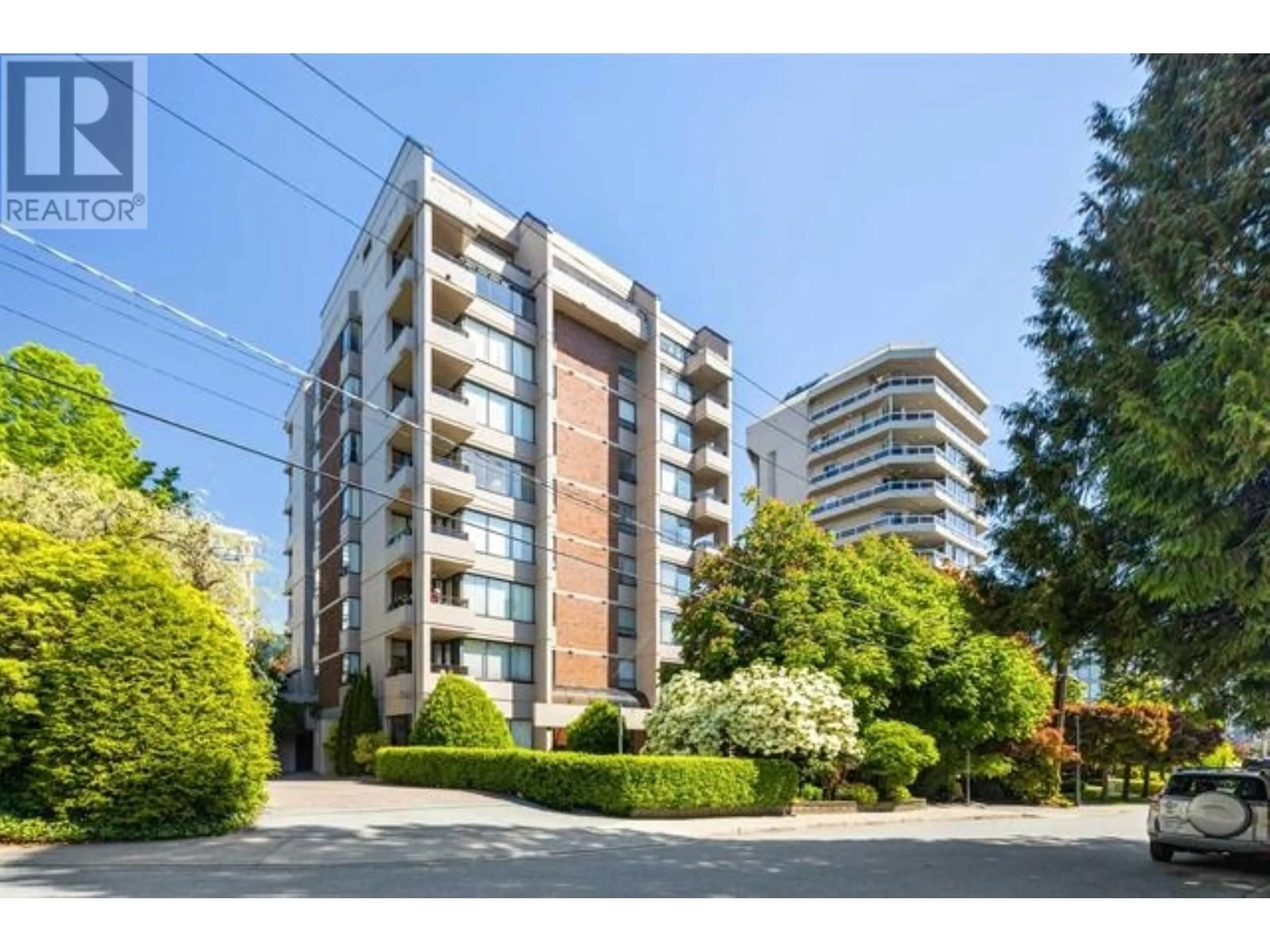 A pic from exterior of the house or condo, the street view for 702 1737 DUCHESS AVENUE, West Vancouver British Columbia V7V1P8