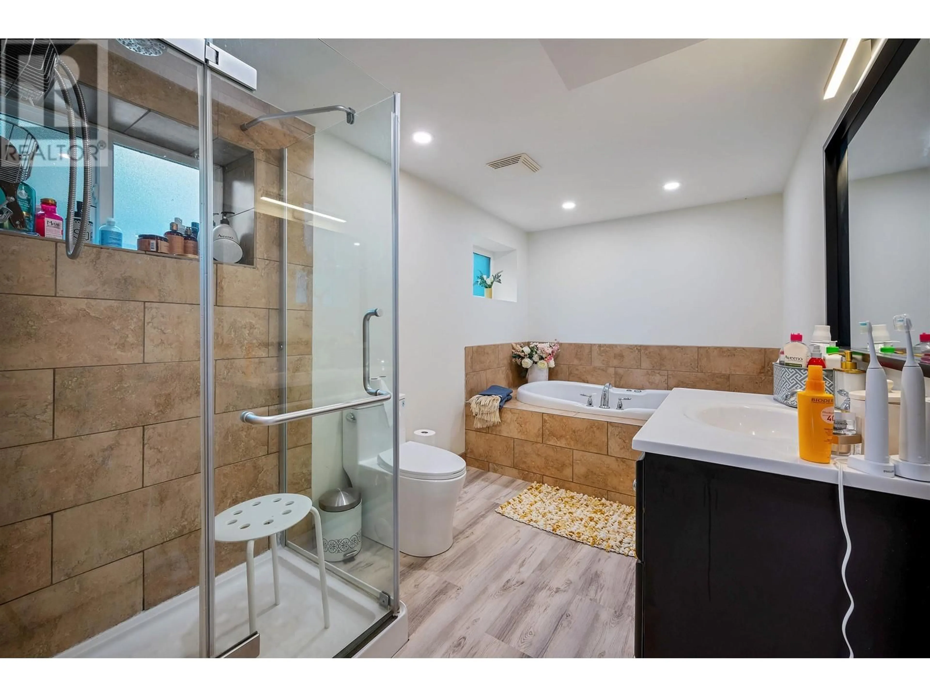 Contemporary bathroom, wood floors for 1860 REGAN AVENUE, Coquitlam British Columbia V3J3B9