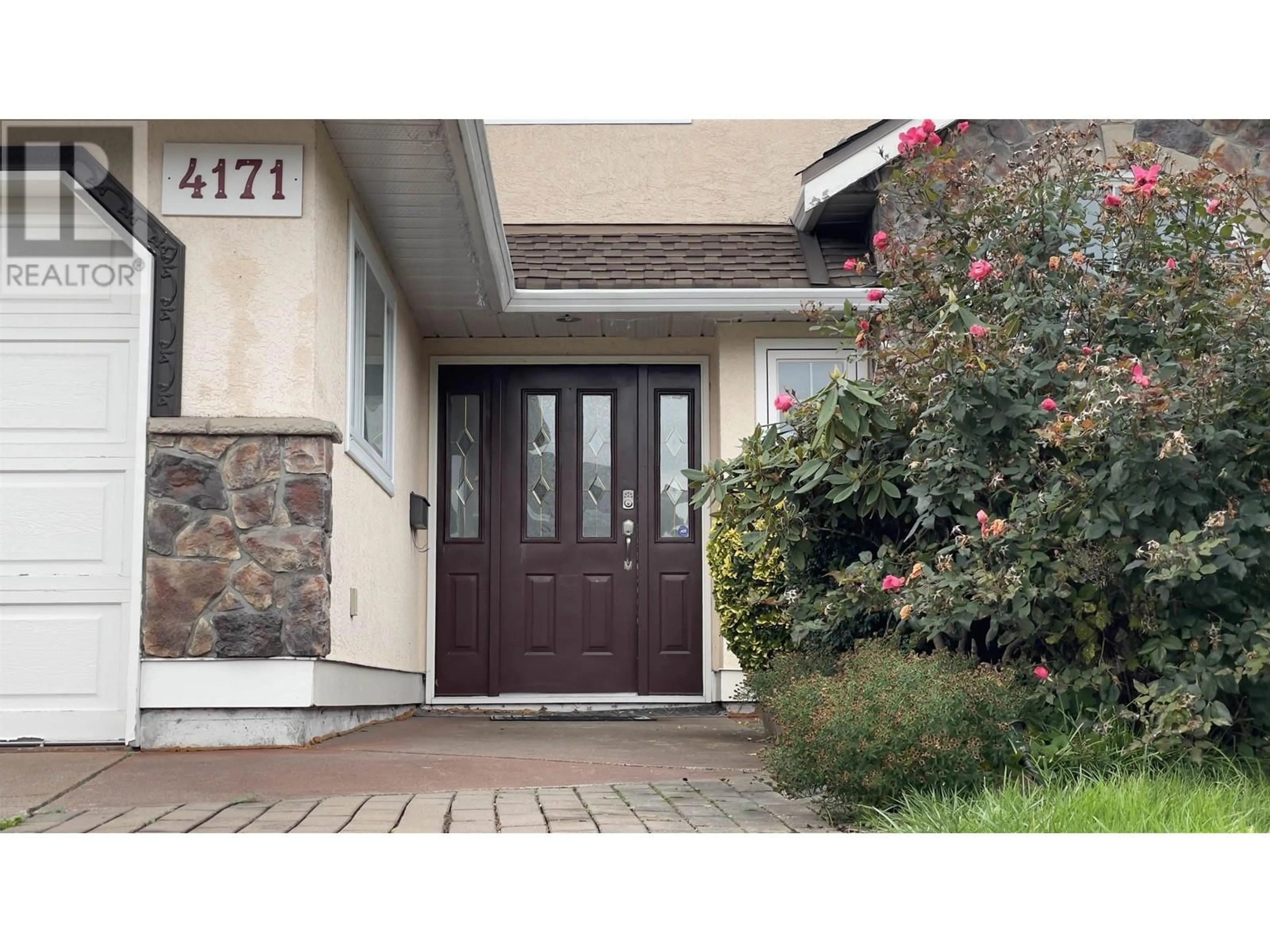 Indoor entryway, carpet floors for 4171 FISHER DRIVE, Richmond British Columbia V6X3S4