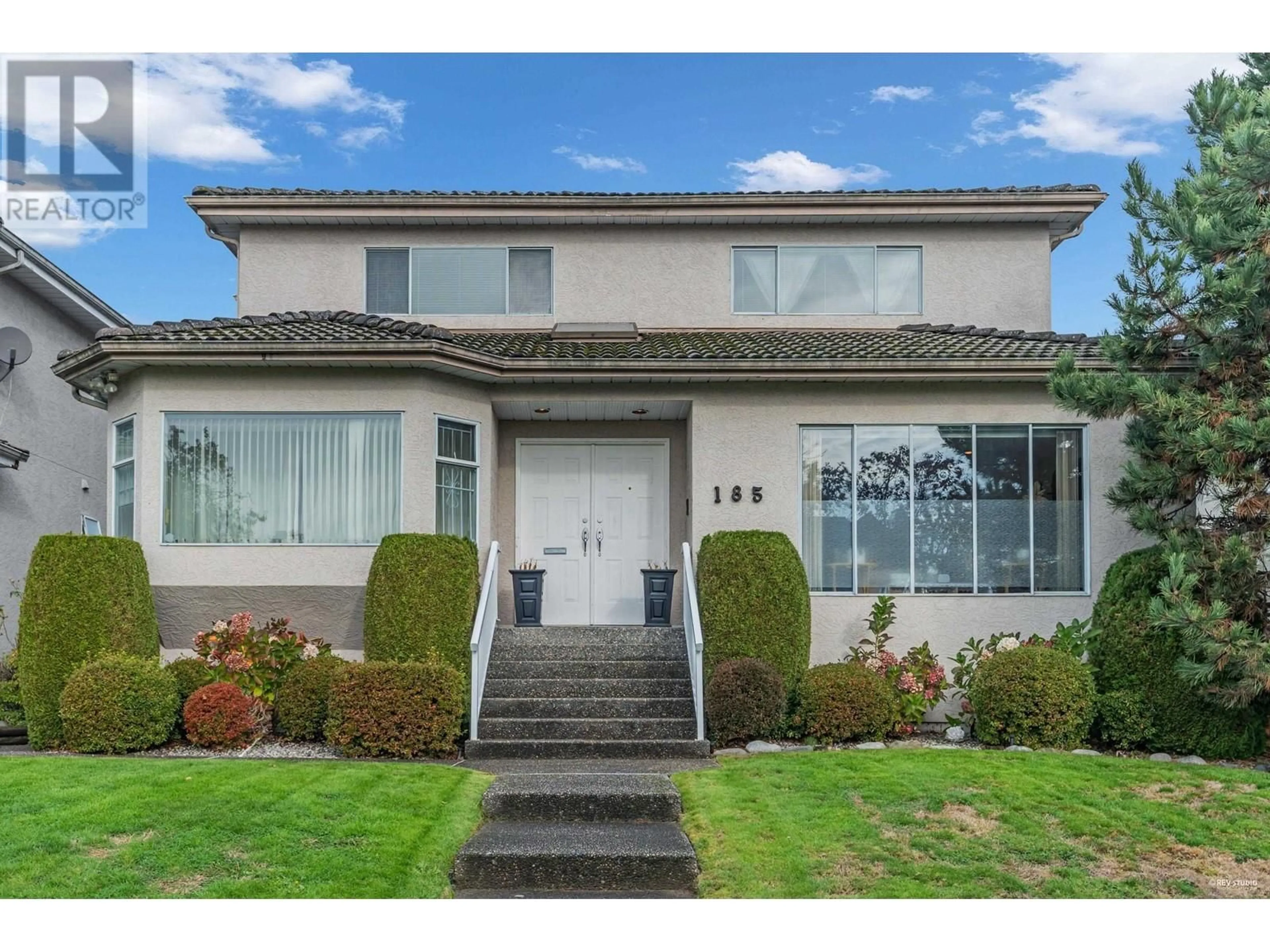 Home with vinyl exterior material, street for 185 45TH AVENUE, Vancouver British Columbia V5Y2W2