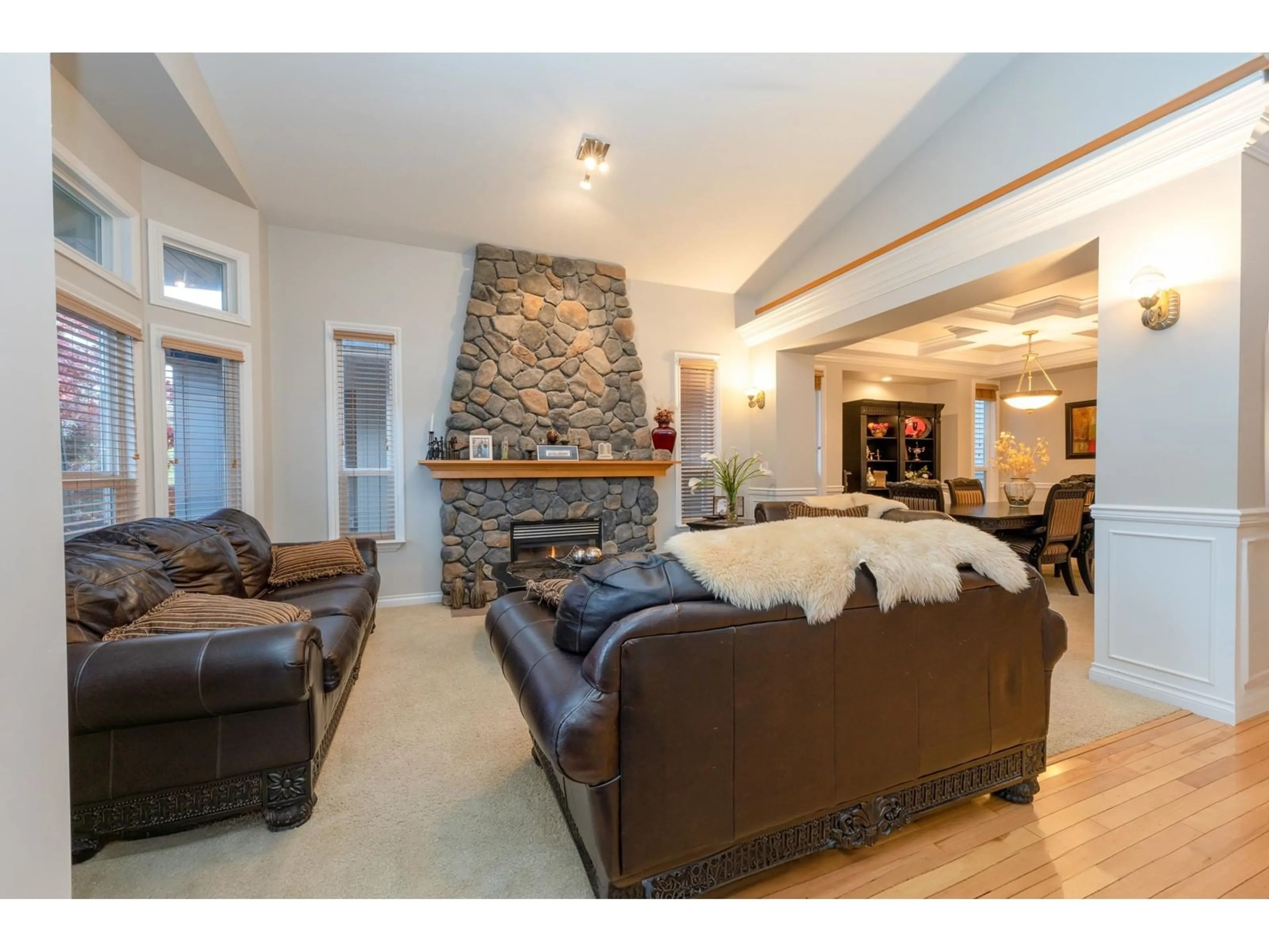 Living room, wood floors for 21649 90A AVENUE, Langley British Columbia V1M4C8