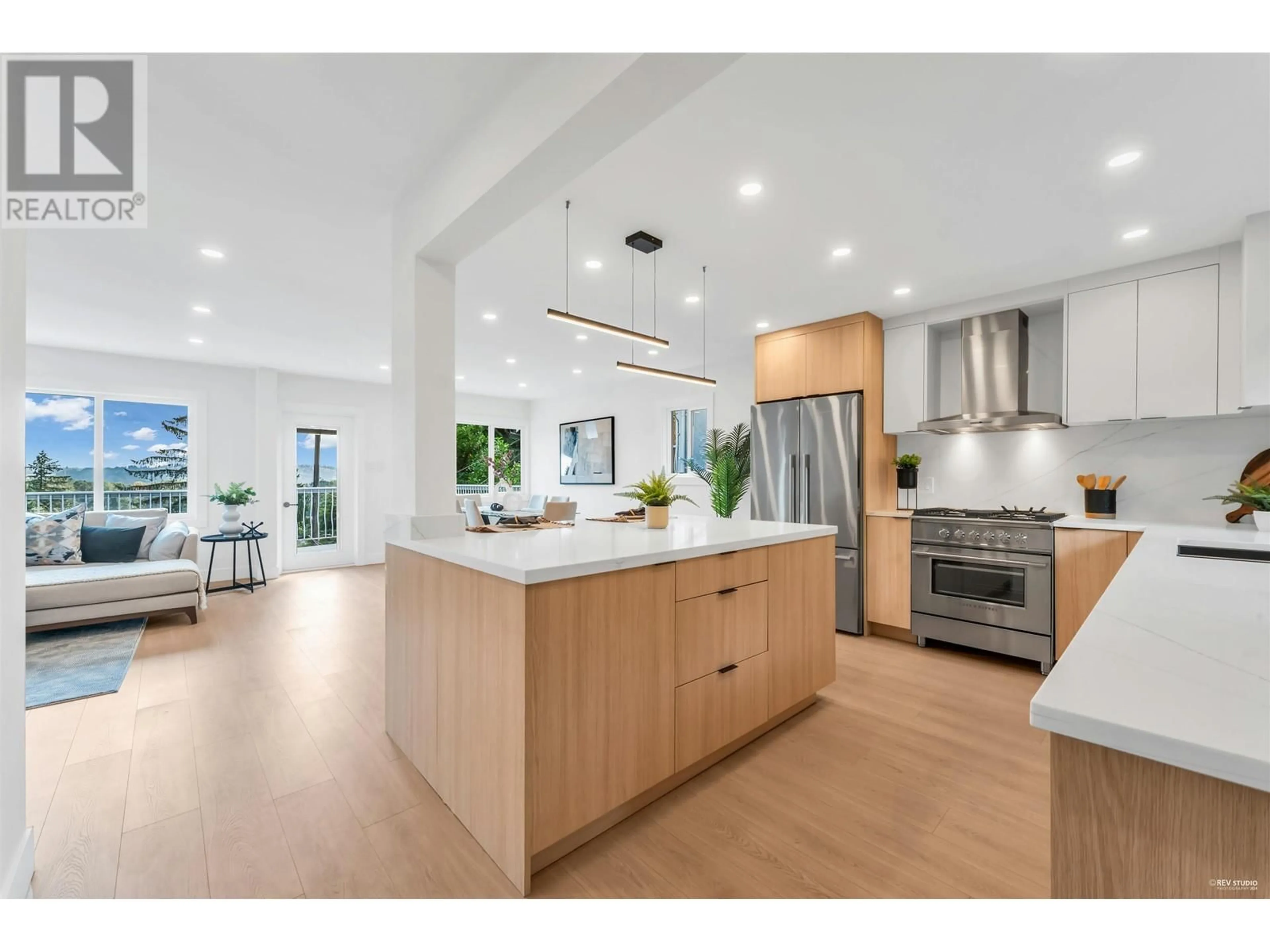 Open concept kitchen for 1225 CLOVERLEY STREET, North Vancouver British Columbia V7L1N7