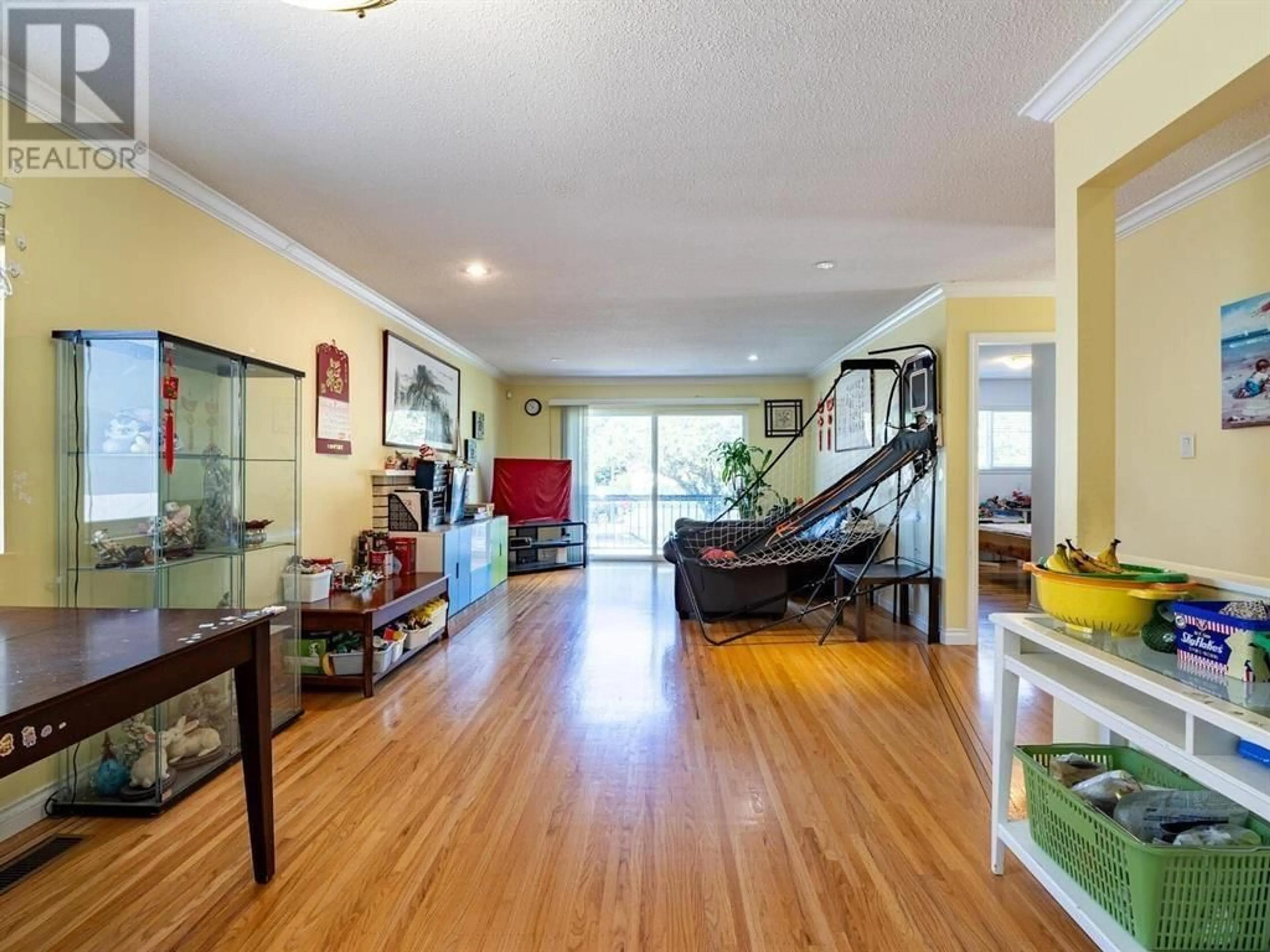 Indoor foyer, wood floors for 5938 BERKELEY STREET, Vancouver British Columbia V5R3H2