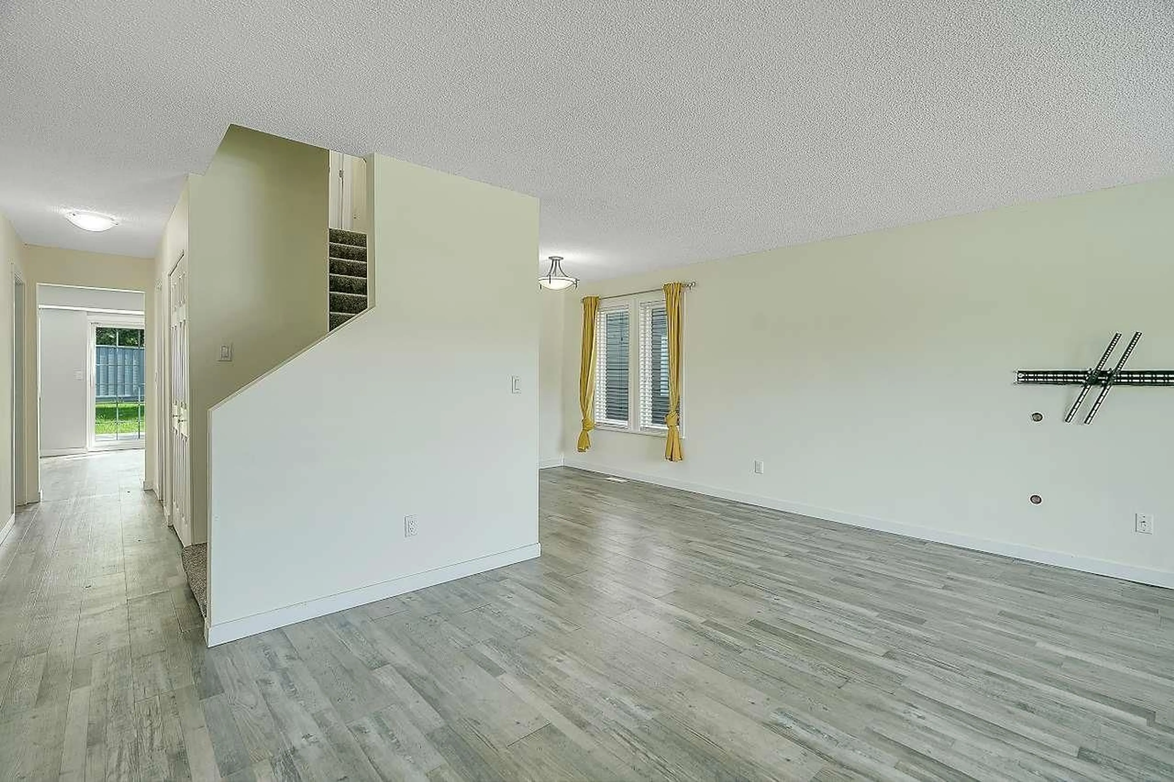 A pic of a room, not visible floor for 2393 WAKEFIELD DRIVE, Langley British Columbia V2Y1B3