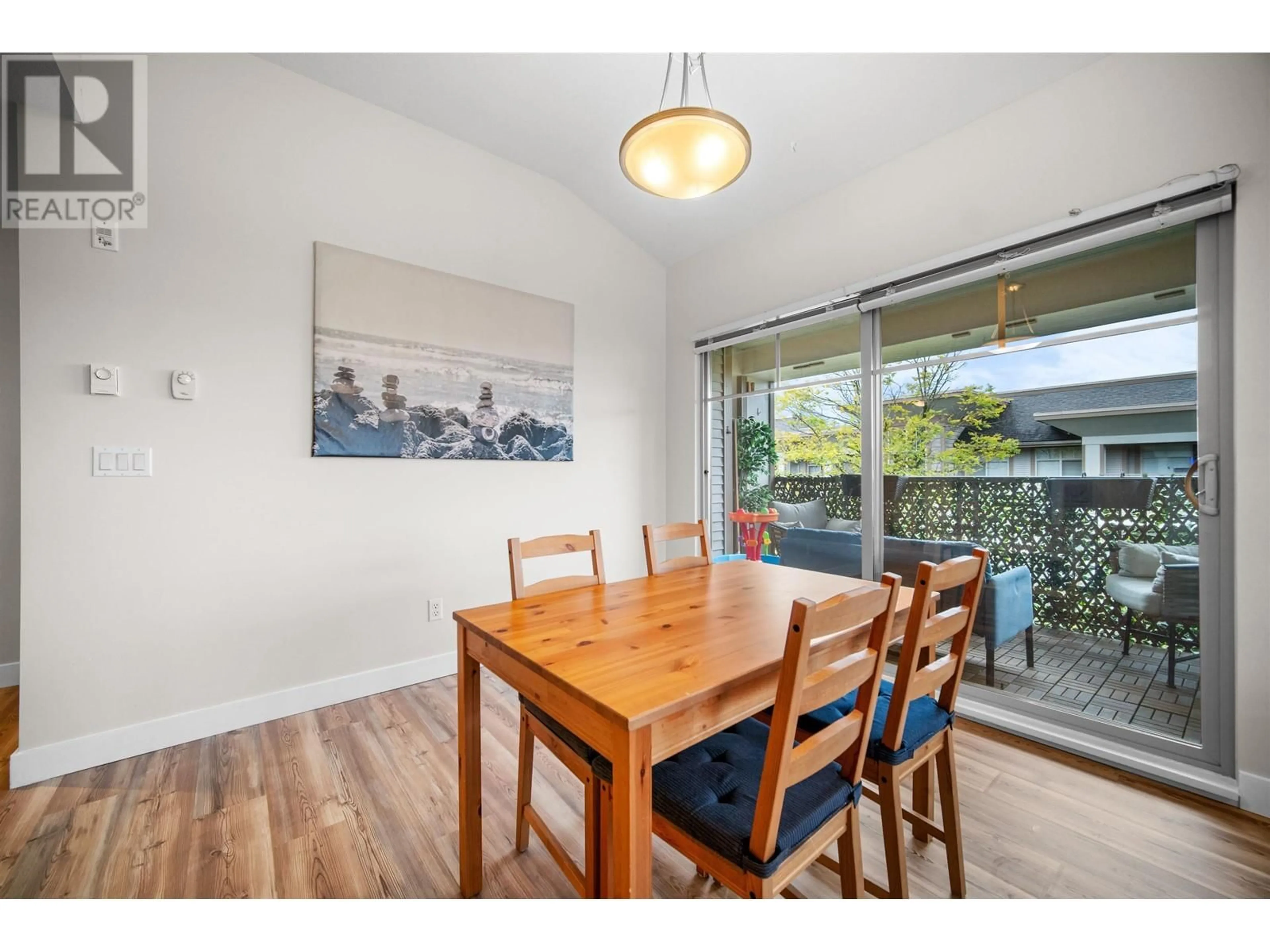 Dining room, wood floors, cottage for 405 12248 224 STREET, Maple Ridge British Columbia V2X8W6