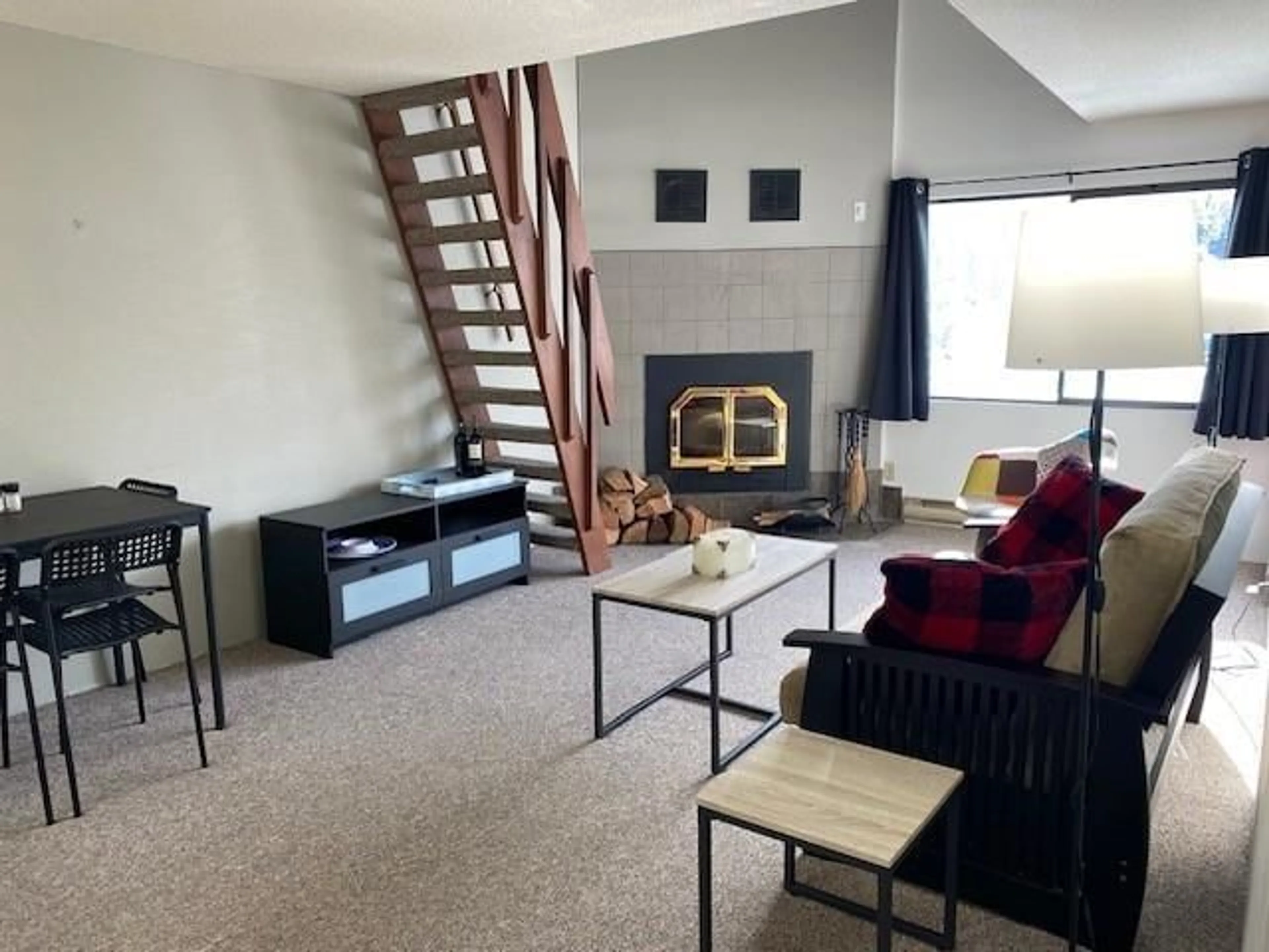 Living room with furniture, unknown for 303B - 21000 ENZIAN, Agassiz British Columbia V0M1A1