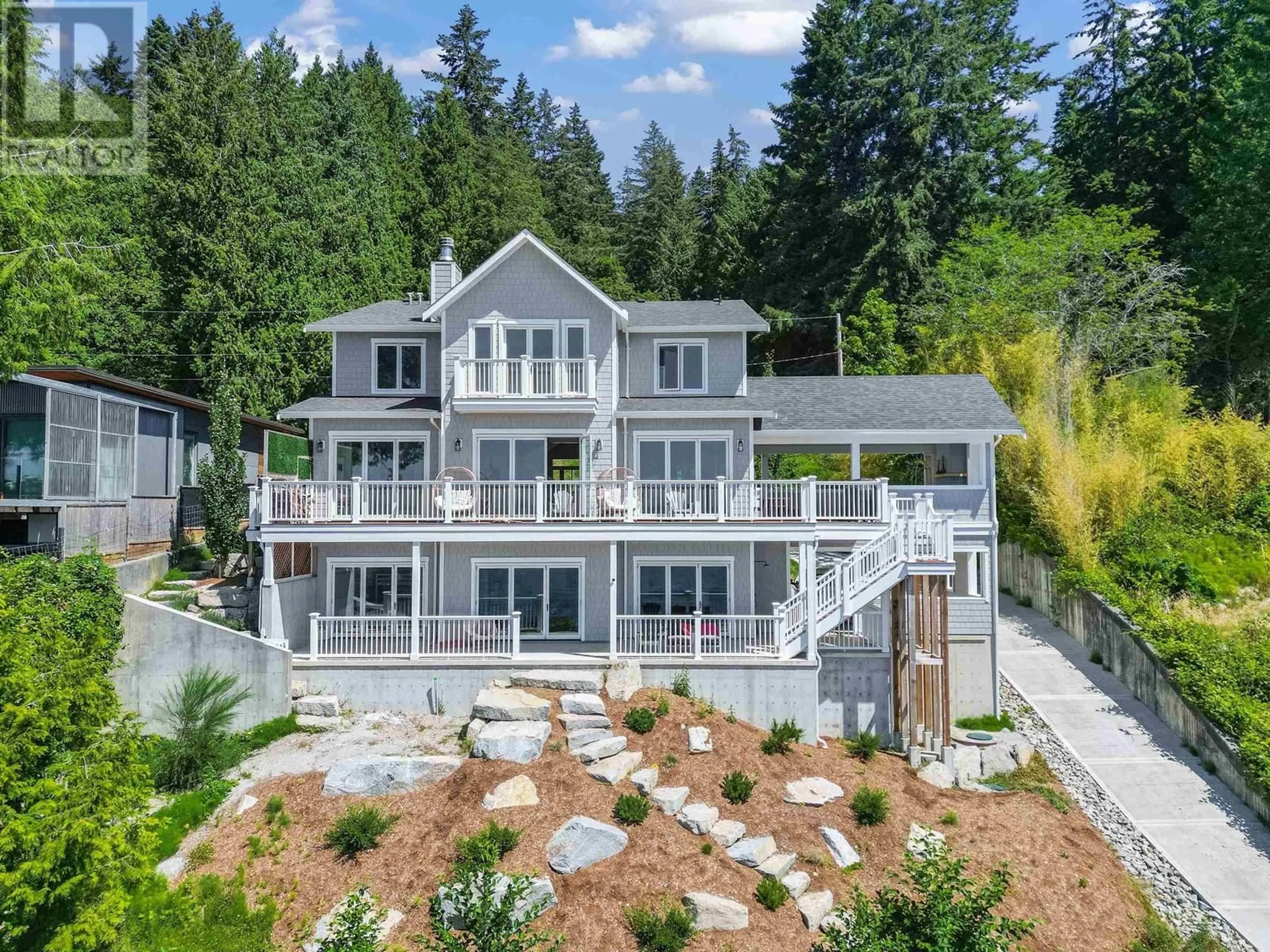 Patio, water/lake/river/ocean view for 2585 LOWER ROAD, Roberts Creek British Columbia V0N2W4