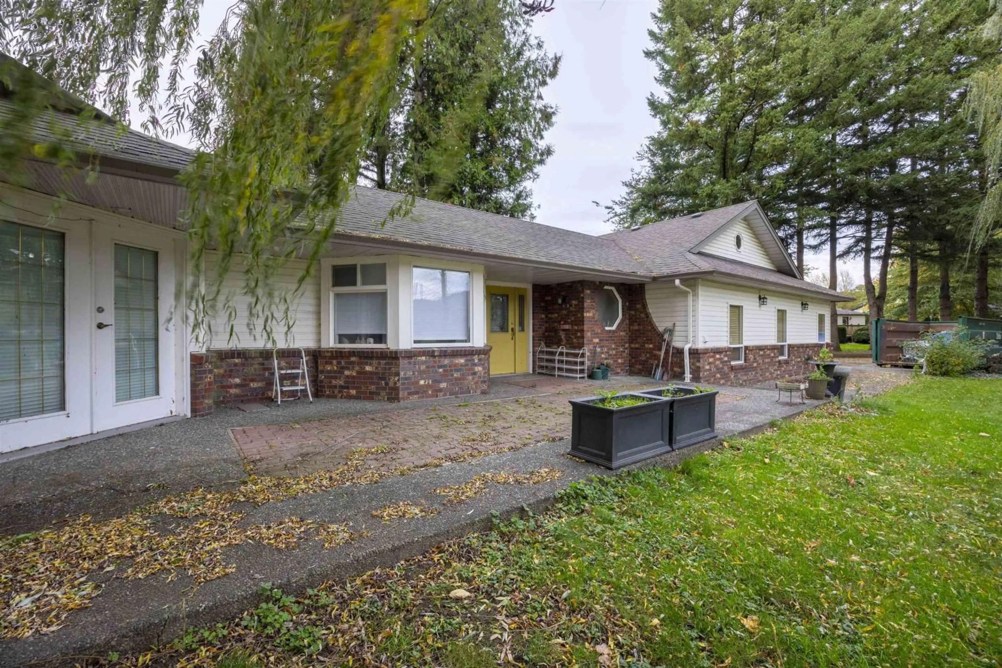 Frontside or backside of a home, cottage for 6911 CHILLIWACK RIVER ROAD, Chilliwack British Columbia V2R4M2