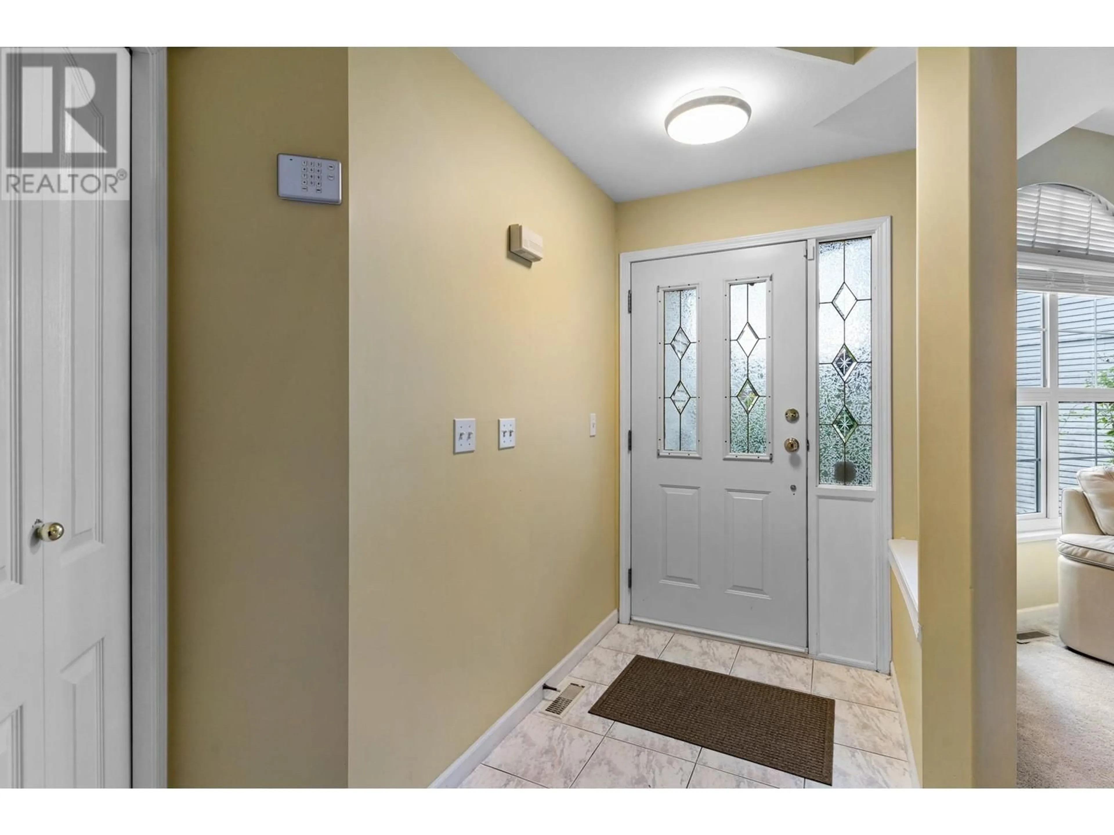 Indoor entryway, wood floors for 11651 230B STREET, Maple Ridge British Columbia V2X1Z4