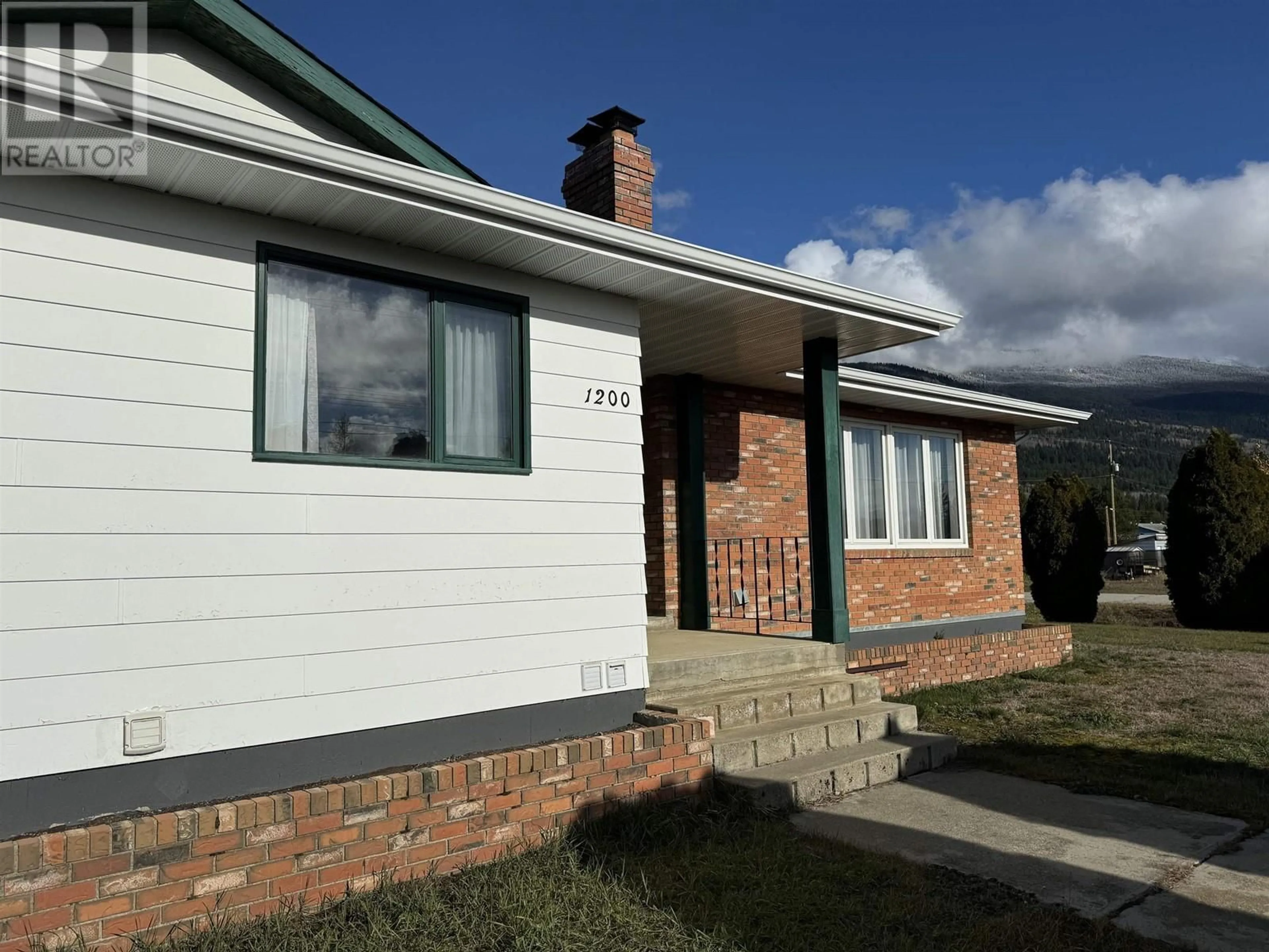 Frontside or backside of a home, cottage for 1200 9TH AVENUE, Valemount British Columbia V0E2Z0