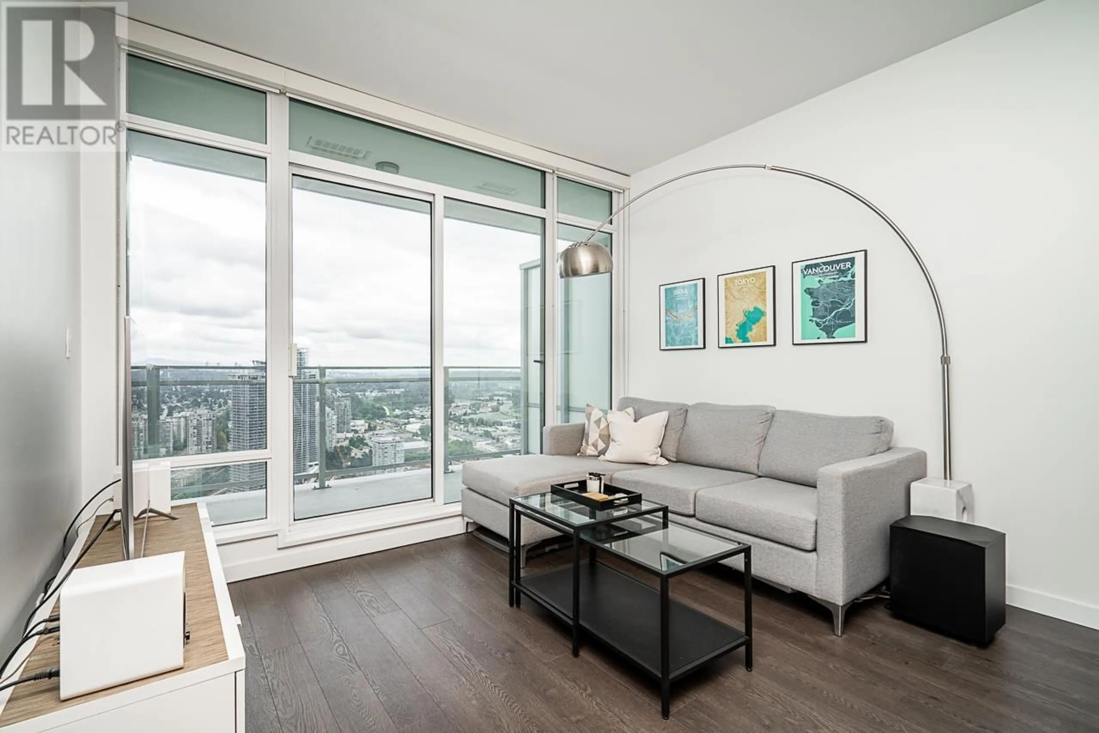 Living room, wood floors for 4306 4485 SKYLINE DRIVE, Burnaby British Columbia V5C0J2