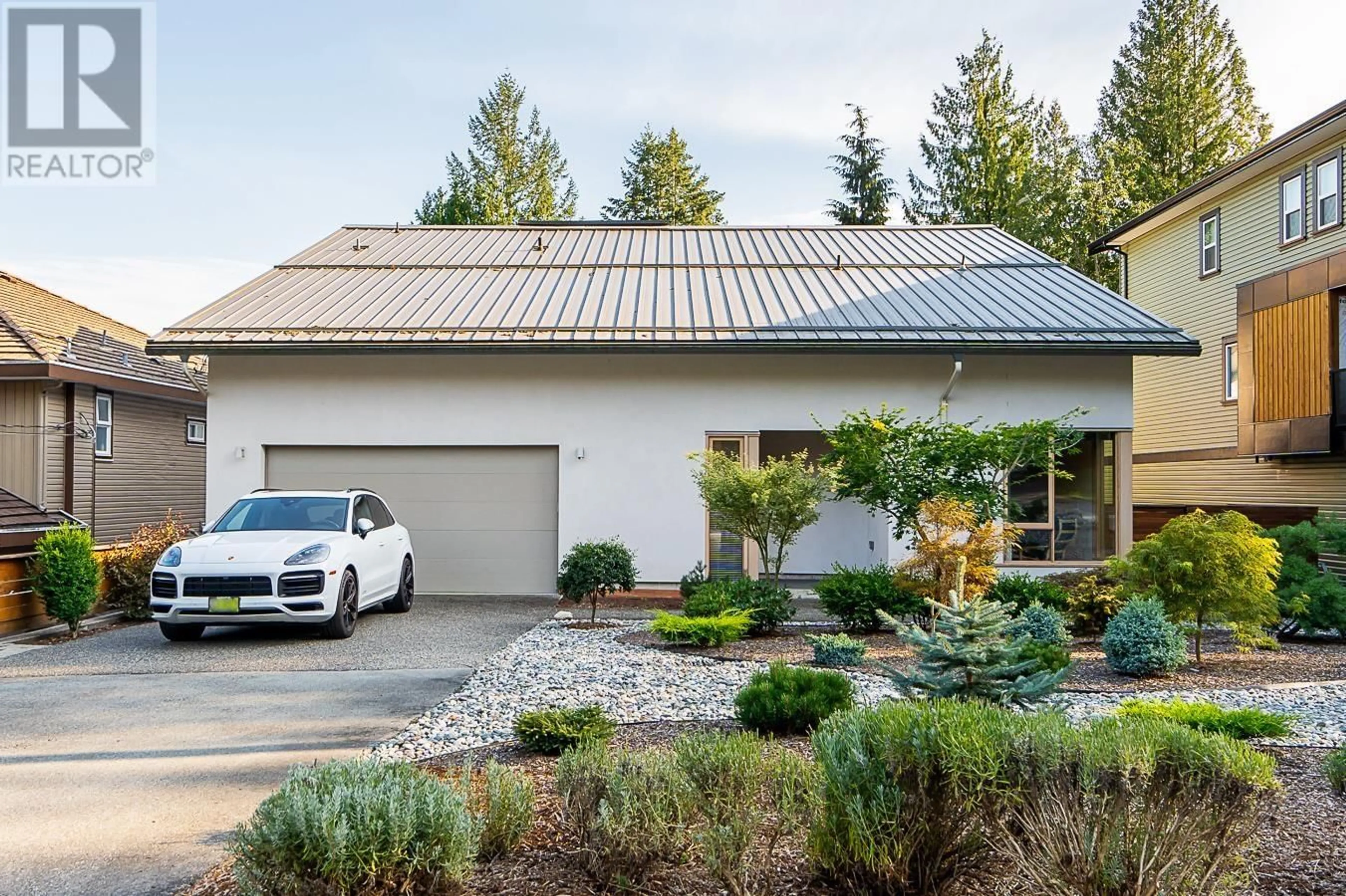 Indoor garage, cement floor for 3472 ROXTON AVENUE, Coquitlam British Columbia V3B3H6