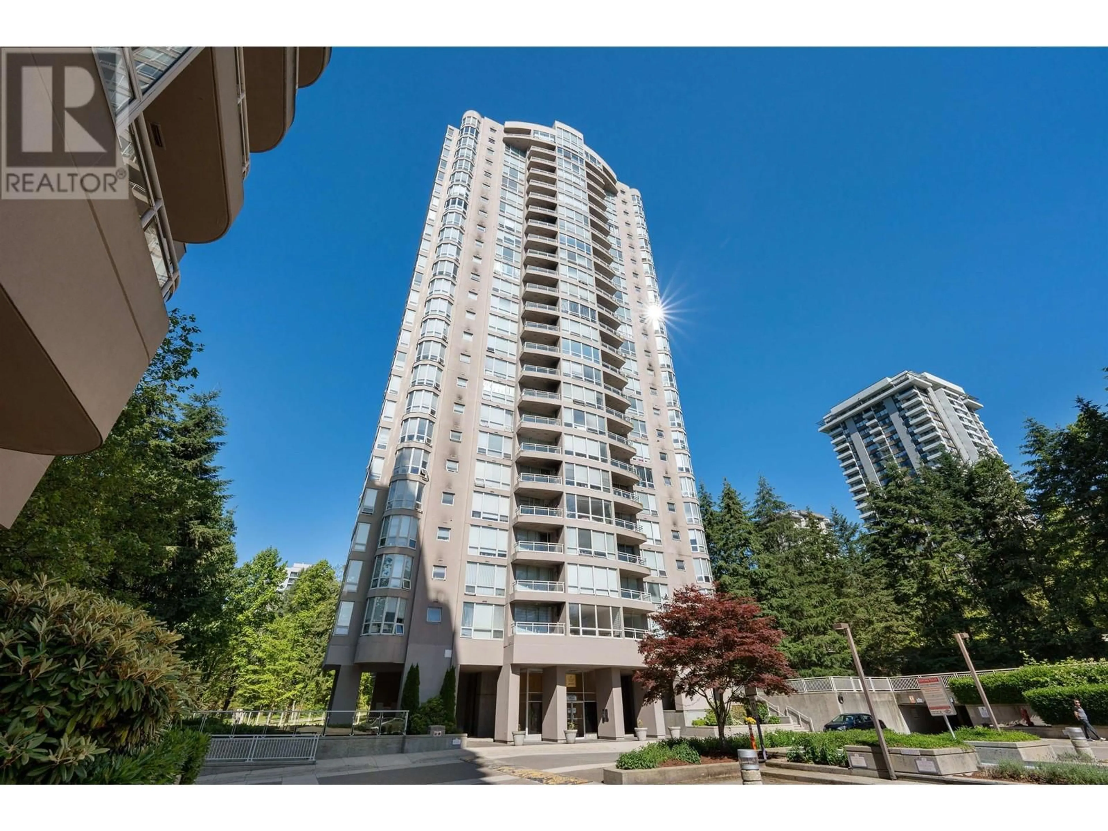 A pic from exterior of the house or condo, the front or back of building for 1603 9603 MANCHESTER DRIVE, Burnaby British Columbia V3N4Y7