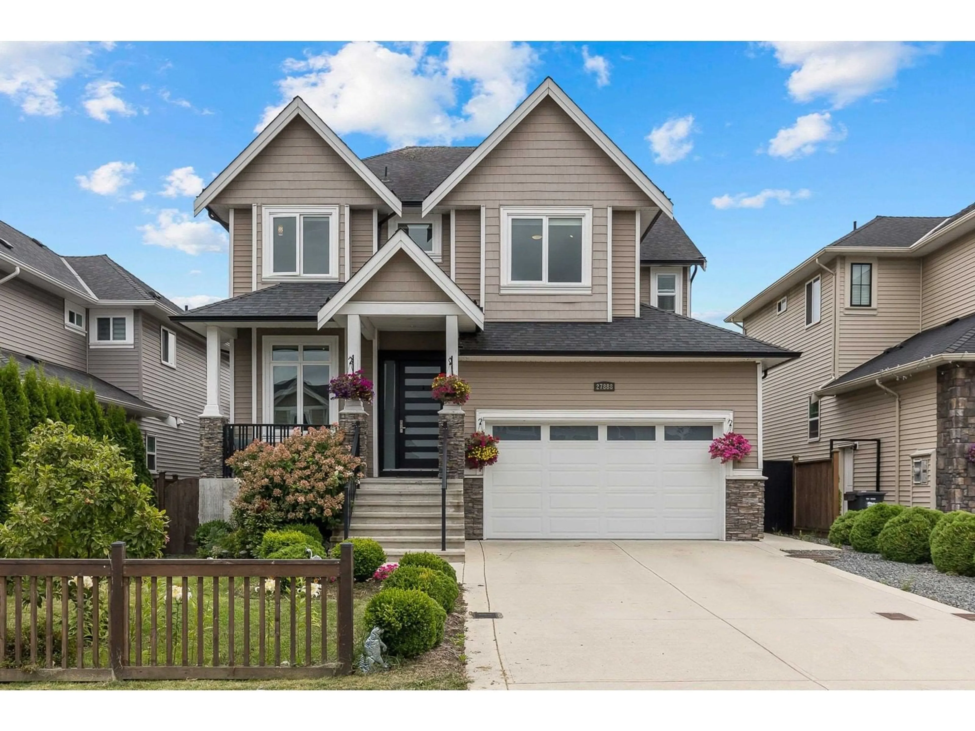 Frontside or backside of a home, the street view for 27888 LEDUNNE AVENUE, Abbotsford British Columbia V4X0A8