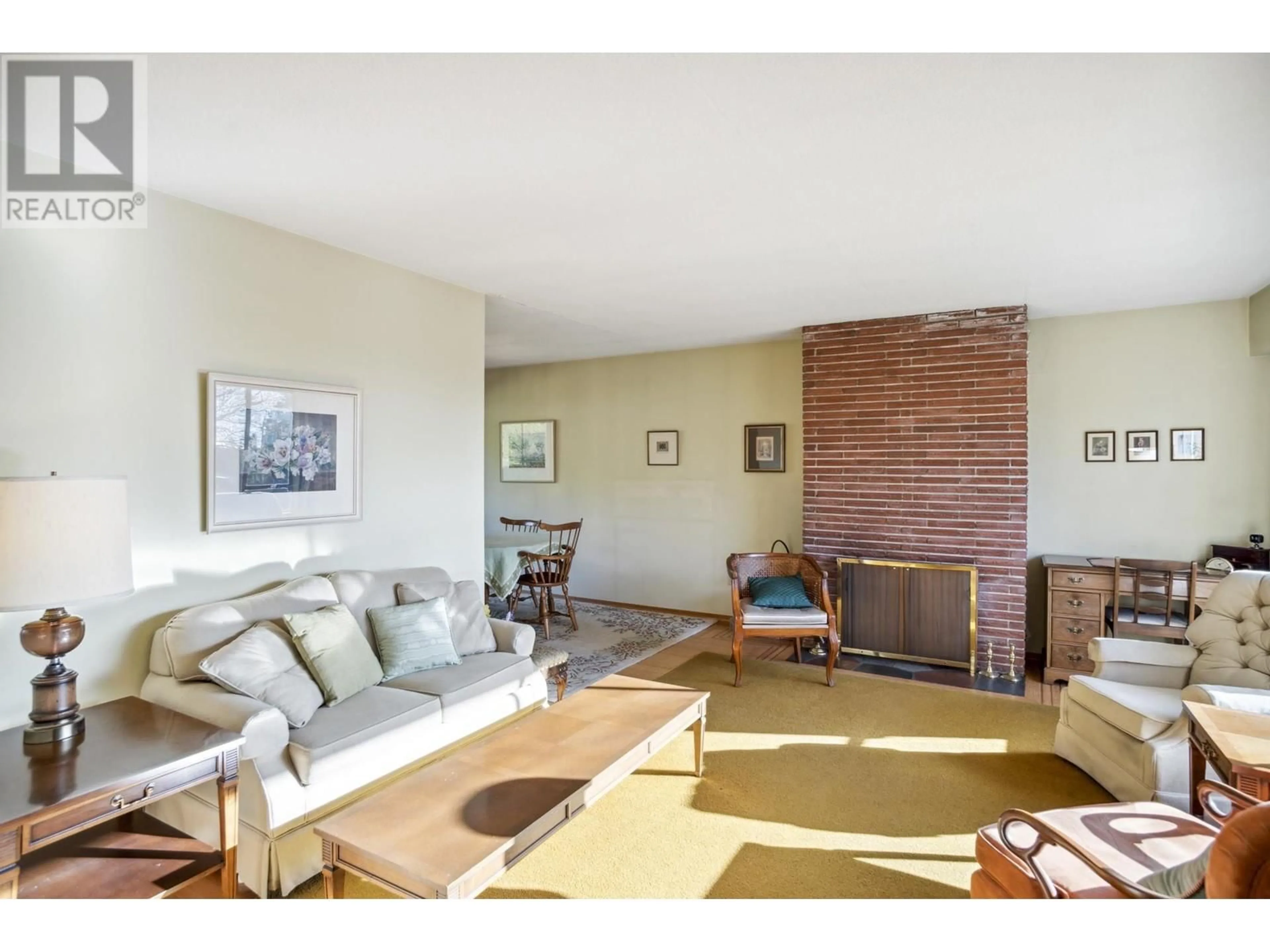 Living room, wood floors for 4604 RANGER AVENUE, North Vancouver British Columbia V7R3L8