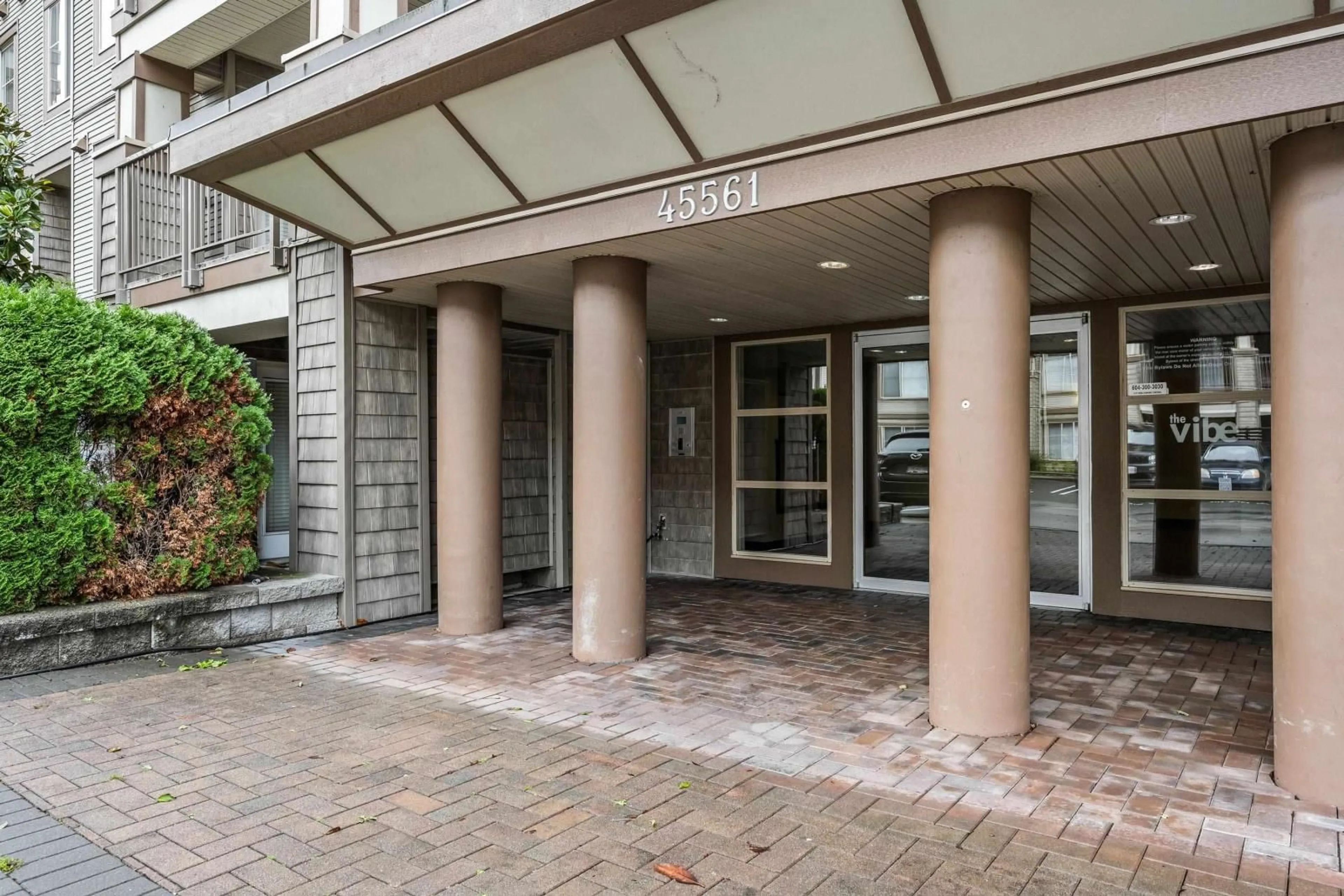 Indoor foyer for 306 - 45561 YALE ROAD, Chilliwack British Columbia V2P0A8