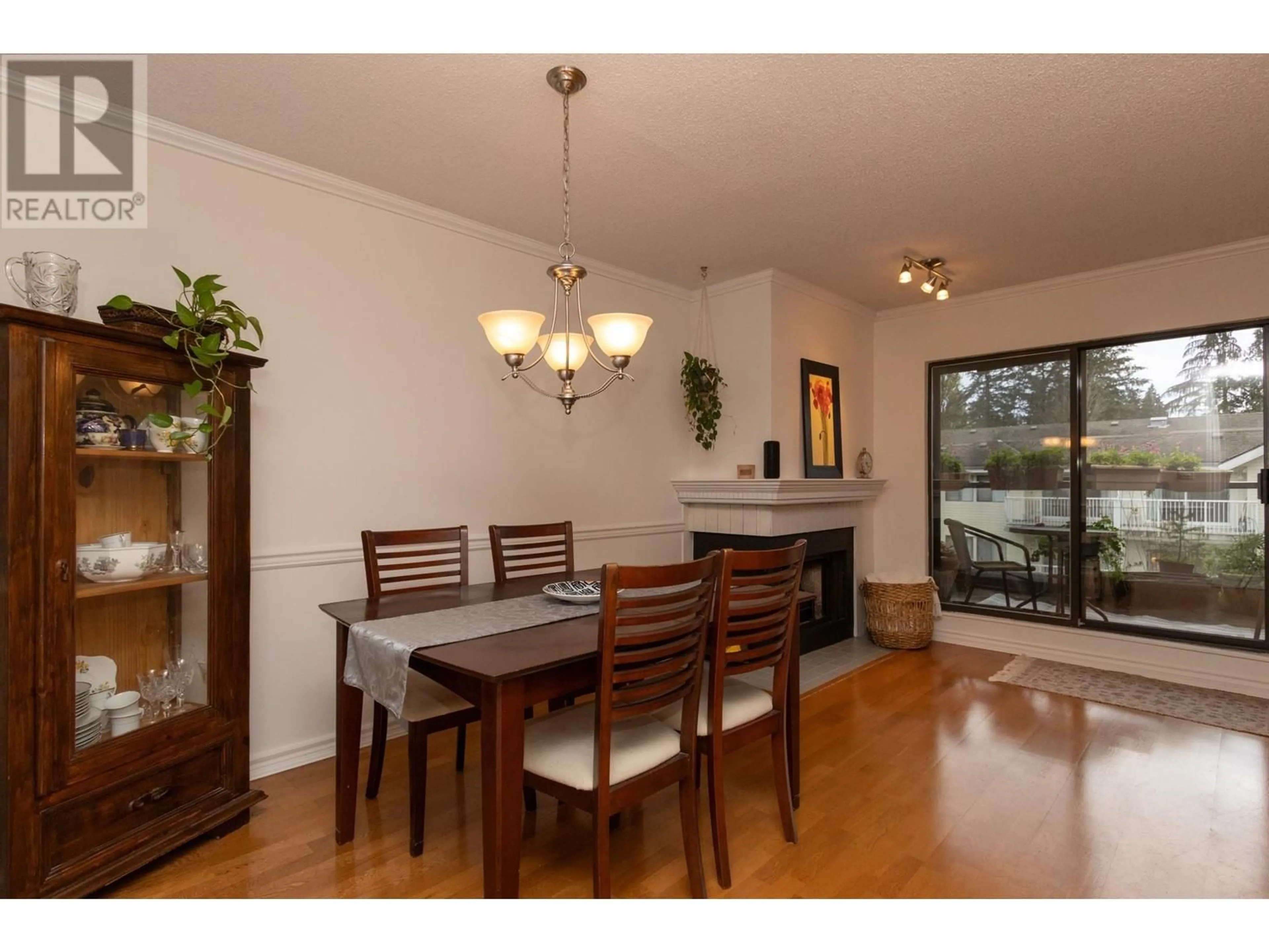 Dining room, wood floors for 314 4323 GALLANT AVENUE, North Vancouver British Columbia V7G2C1