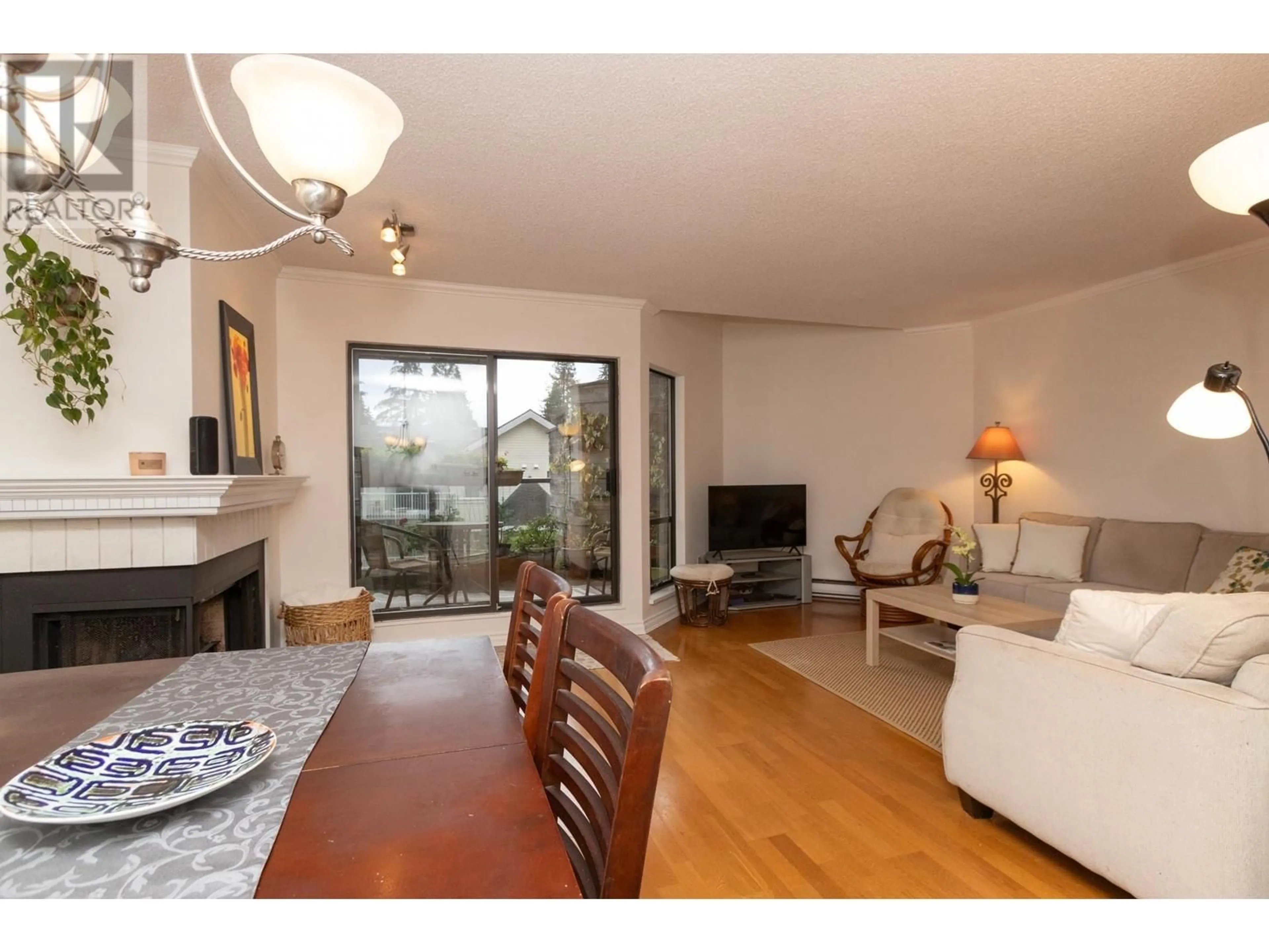 Living room, wood floors for 314 4323 GALLANT AVENUE, North Vancouver British Columbia V7G2C1