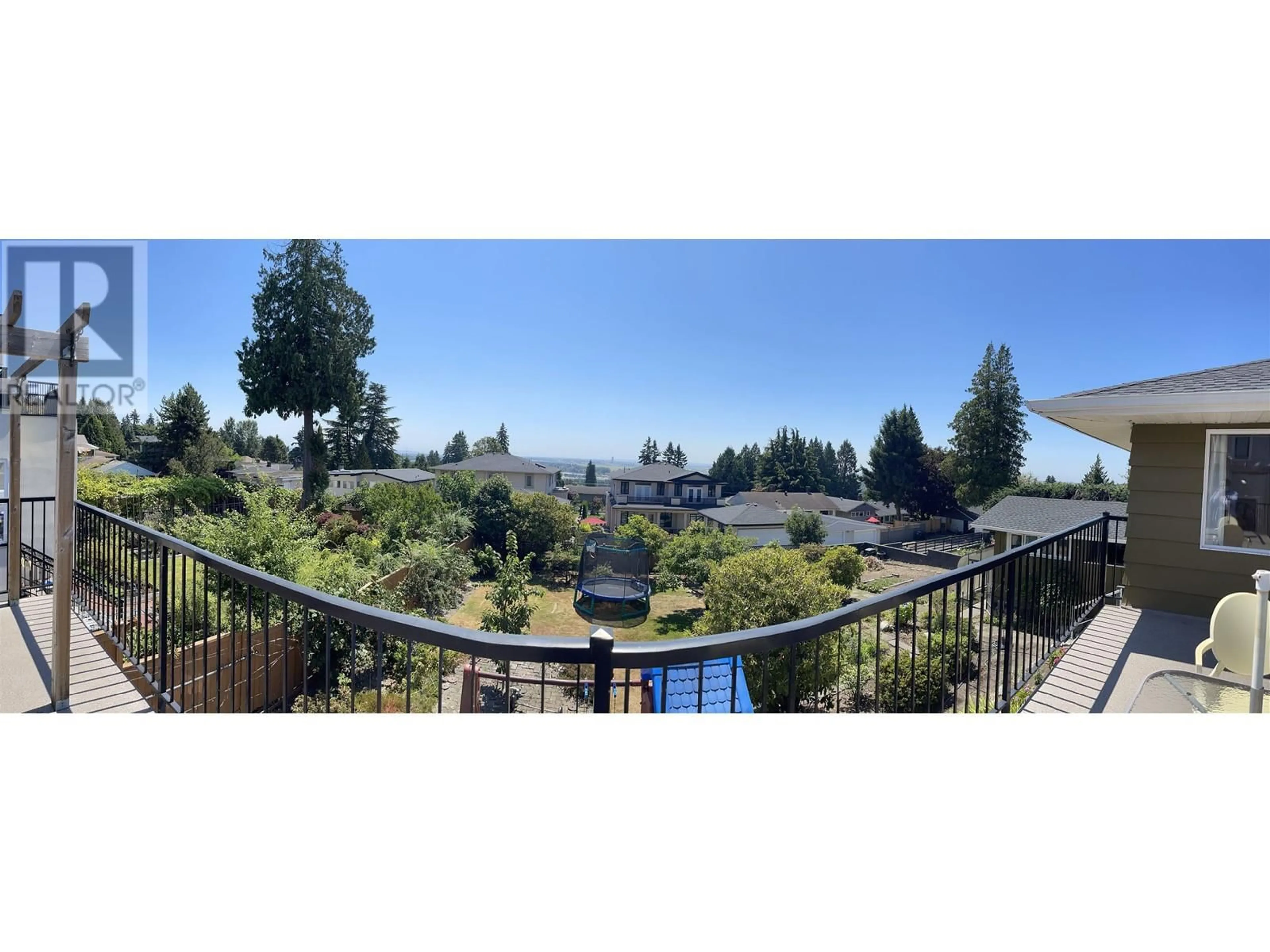 A pic from outside/outdoor area/front of a property/back of a property/a pic from drone, unknown for 4566 NEVILLE STREET, Burnaby British Columbia V5J2G8